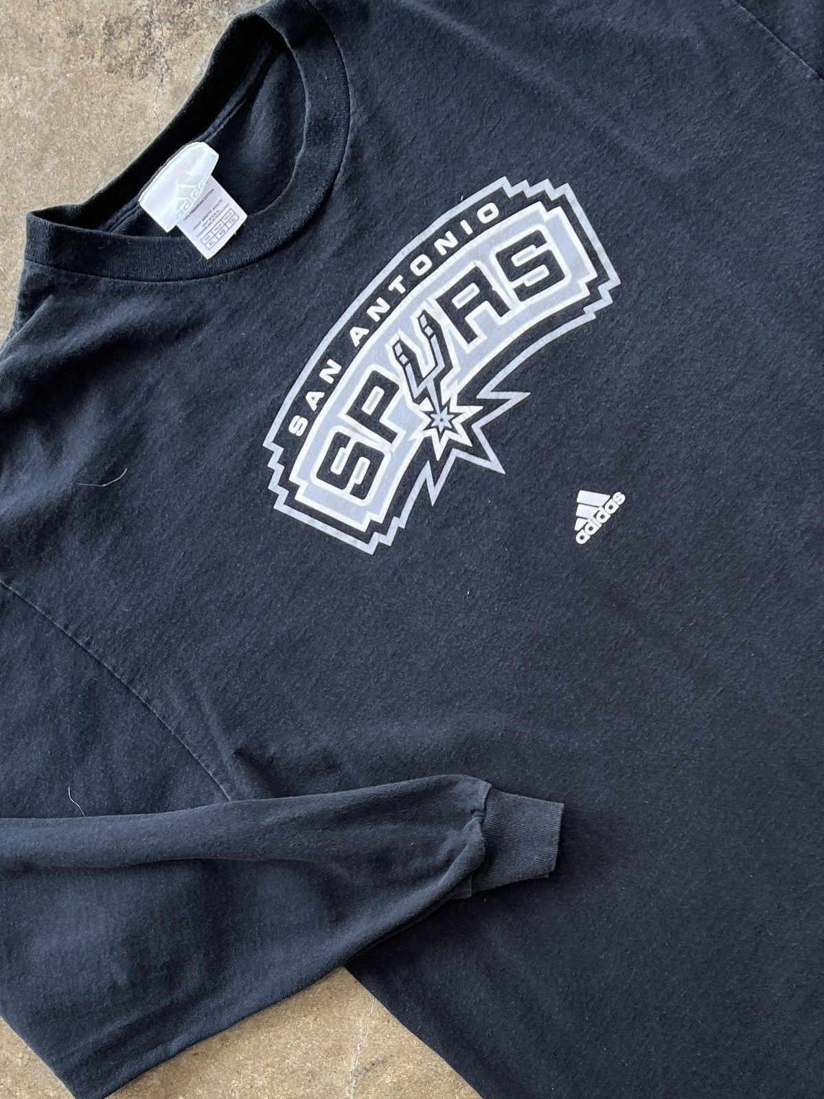 NBA Vintage Early 2000s San Antonio Spurs Long Sleeve XL Size US XL / EU 56 / 4 - 1 Thumbnail
