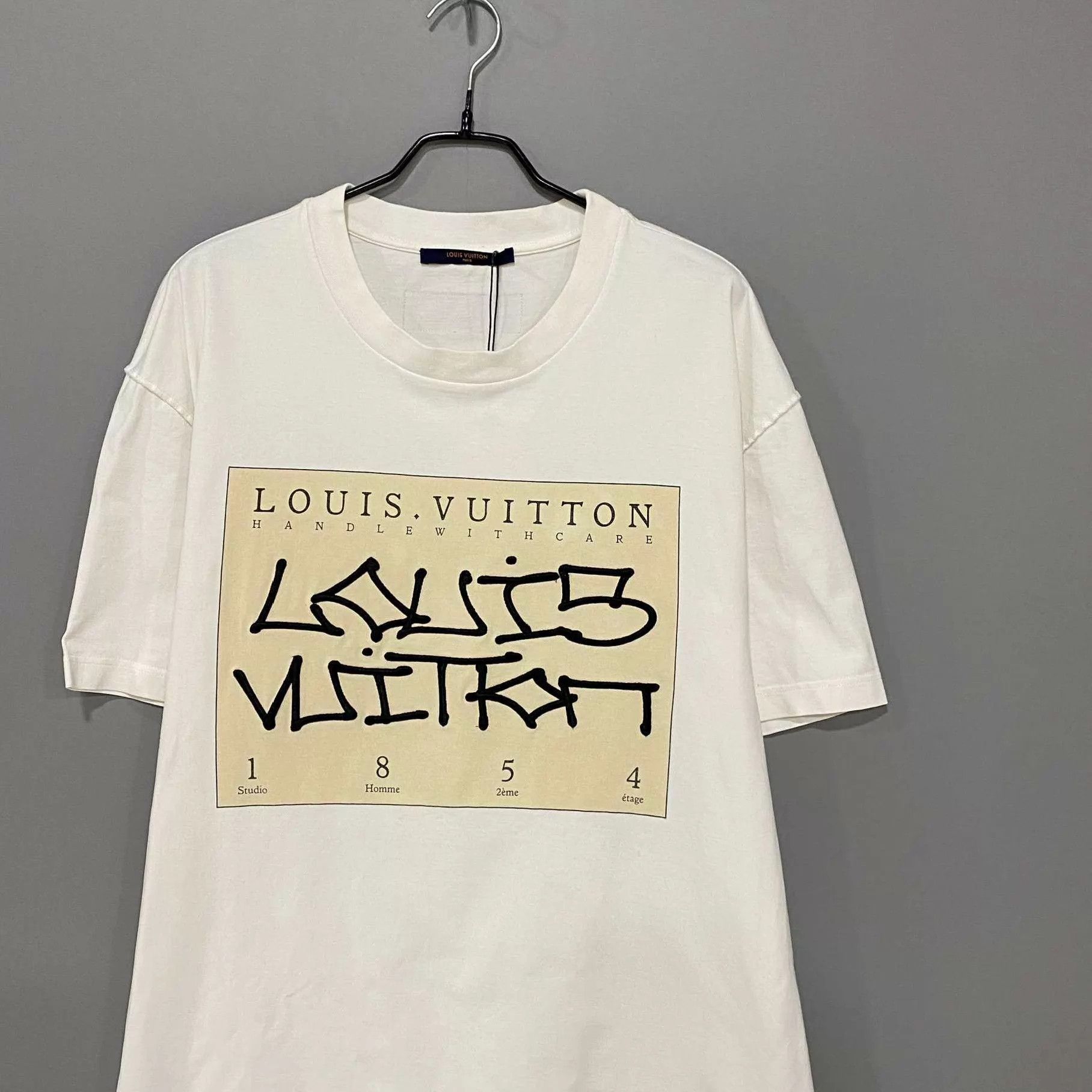 Louis Vuitton LV Twisted Logo 95 New XXL T-shirt Size US XXL / EU 58 / 5 - 2 Thumbnail