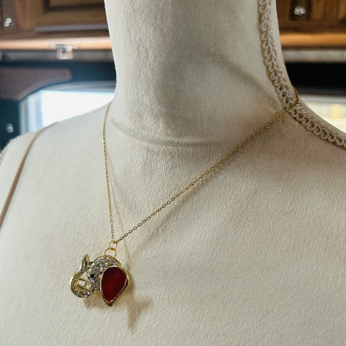 Handmade Handcrafted vintage elephant head pendant on chain necklace Size ONE SIZE - 3 Thumbnail