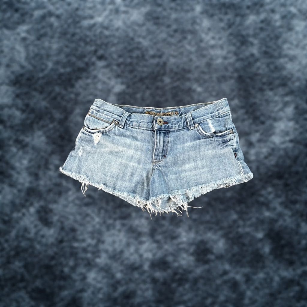 Mossimo VINTAGE Mossimo Low Rise Shorts Womens 30 Denim Light Wash Mini Frayed 90s Festival Womens Jeans Shorts Size 30" / US 8 / IT 44 - 1 Thumbnail