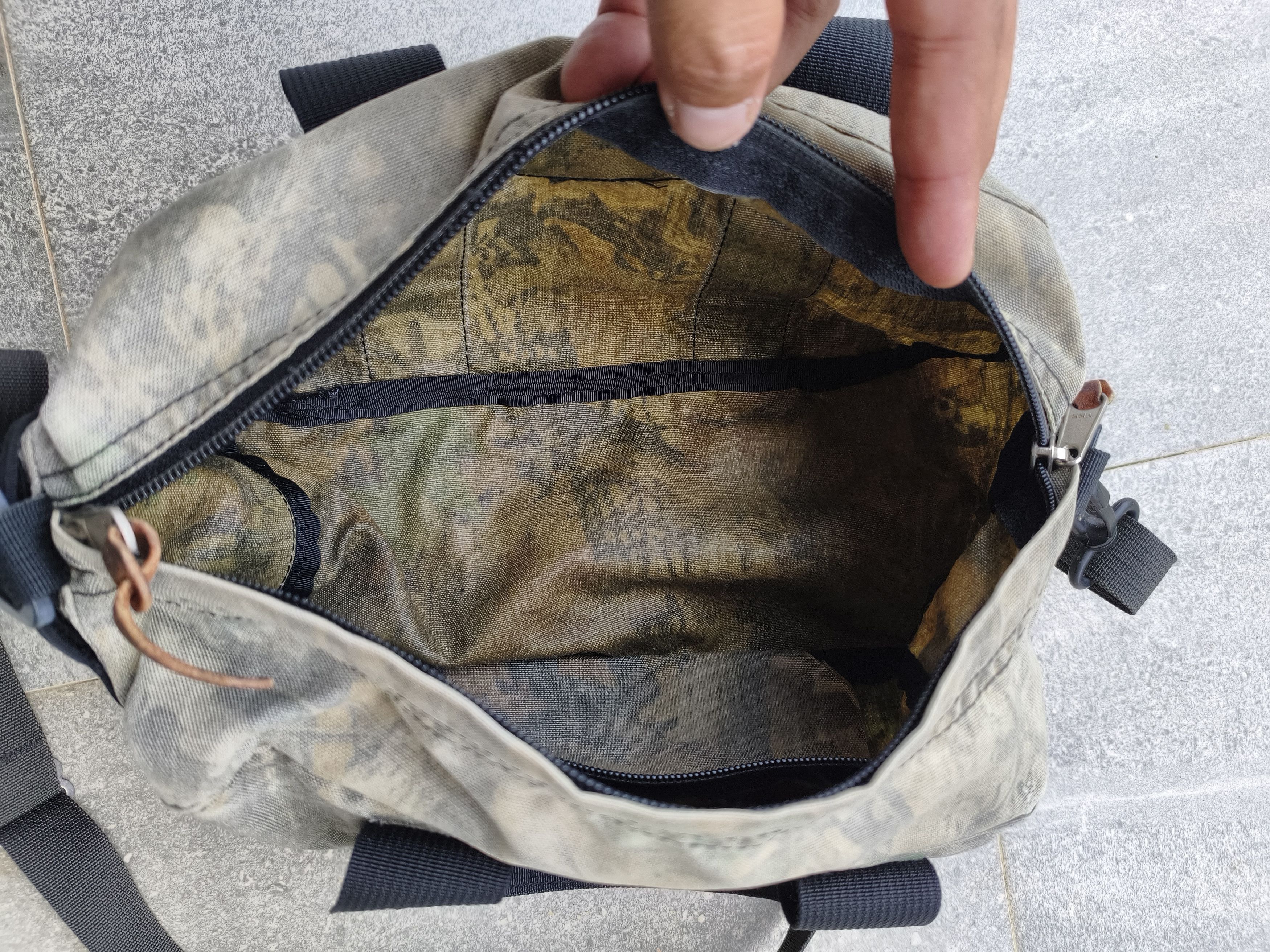 Gregory Gregory Realtree Vtg 90's Camo Mini Duffle Sling Bag Size ONE SIZE - 6 Thumbnail