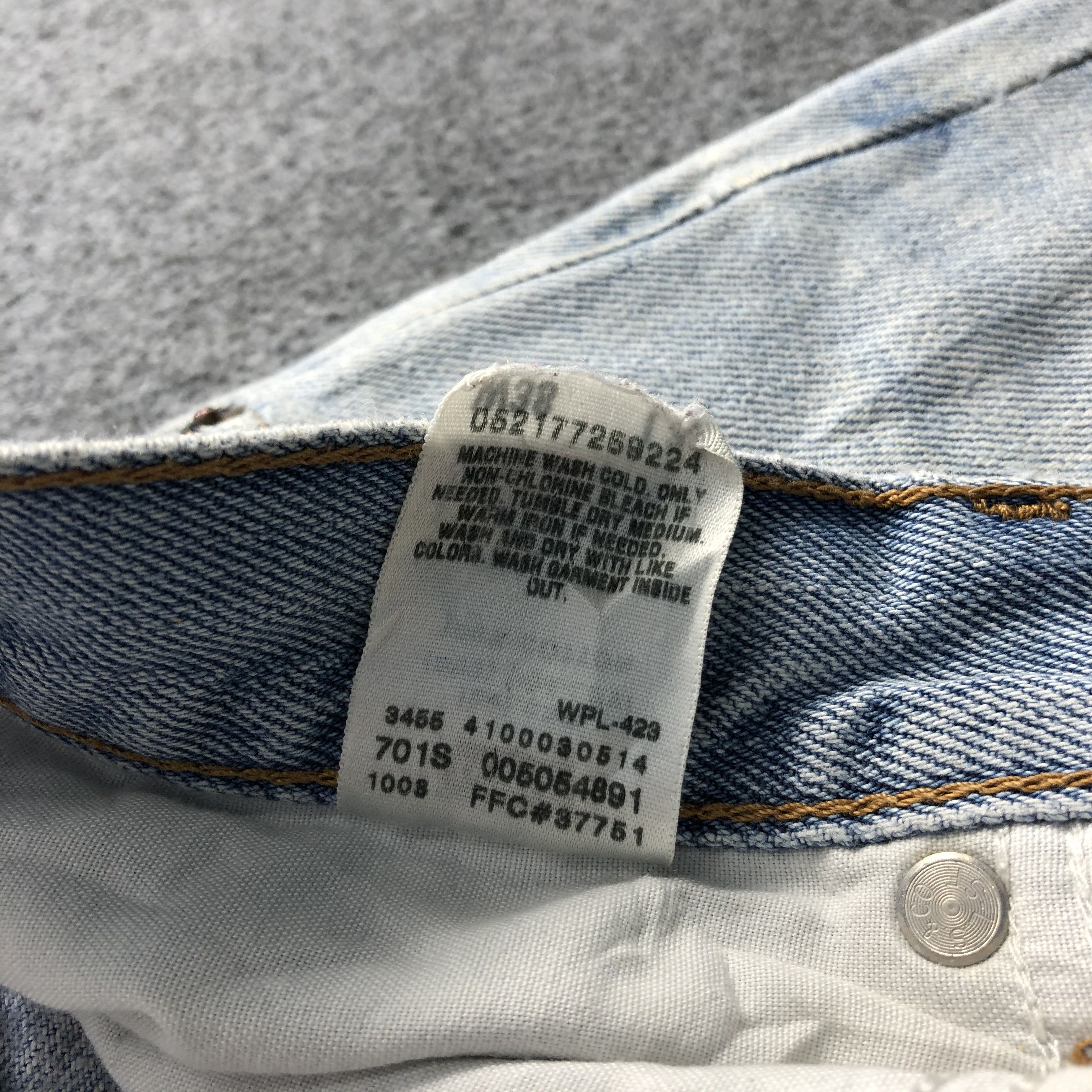 Levi's × Vintage Vintage Light Wash Levis 505 Jeans-JM1218 Size US 38 / EU 54 - 12 Thumbnail