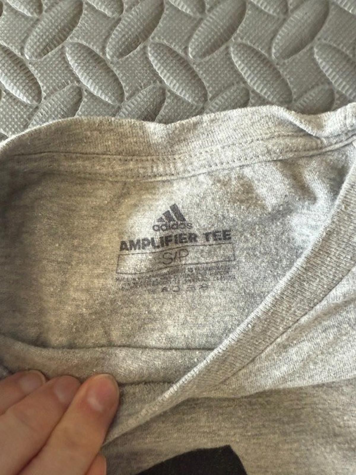 Adidas Adidas Tshirt Light Gray Short Sleeve Logo Shirt - Size: S Size US S / EU 44-46 / 1 - 2 Thumbnail