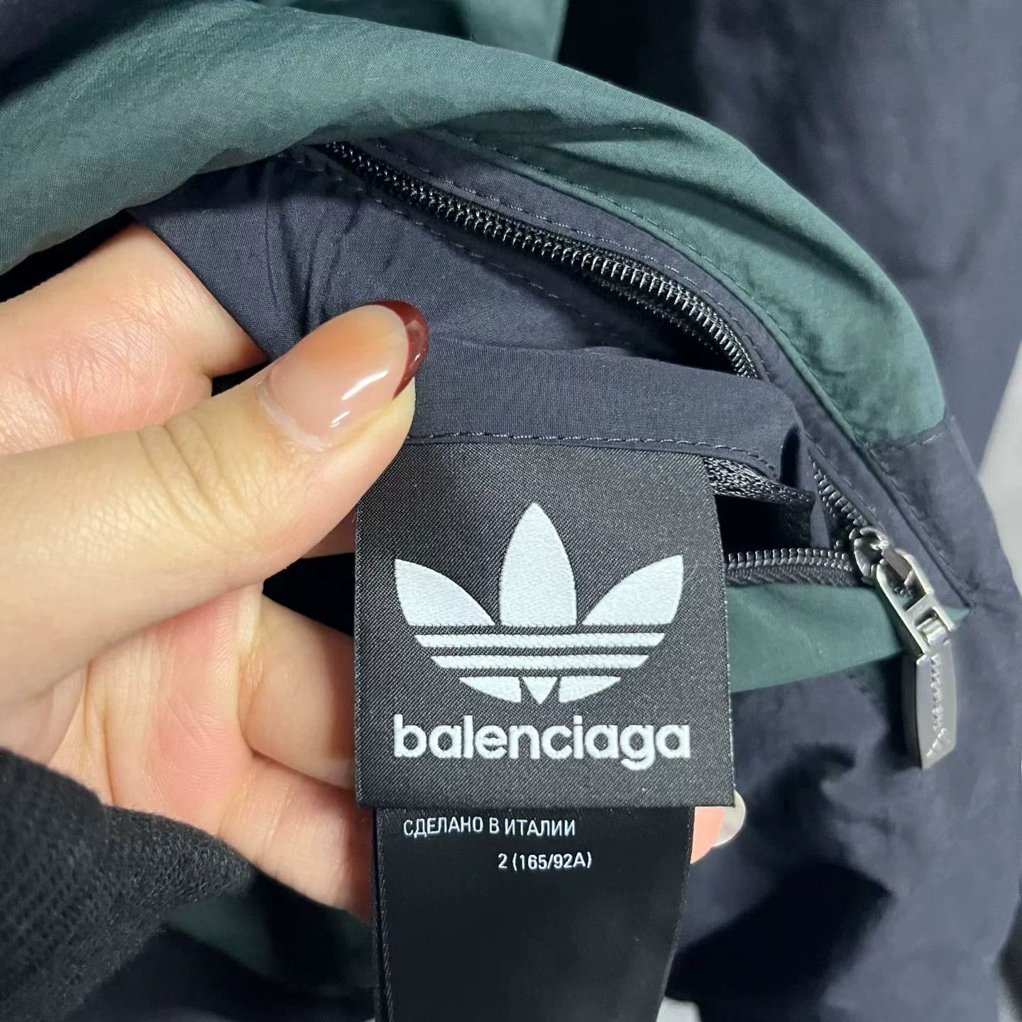 Balenciaga balenciaga black logo embroidered reversible jacket Size US M / EU 48-50 / 2 - 3 Thumbnail