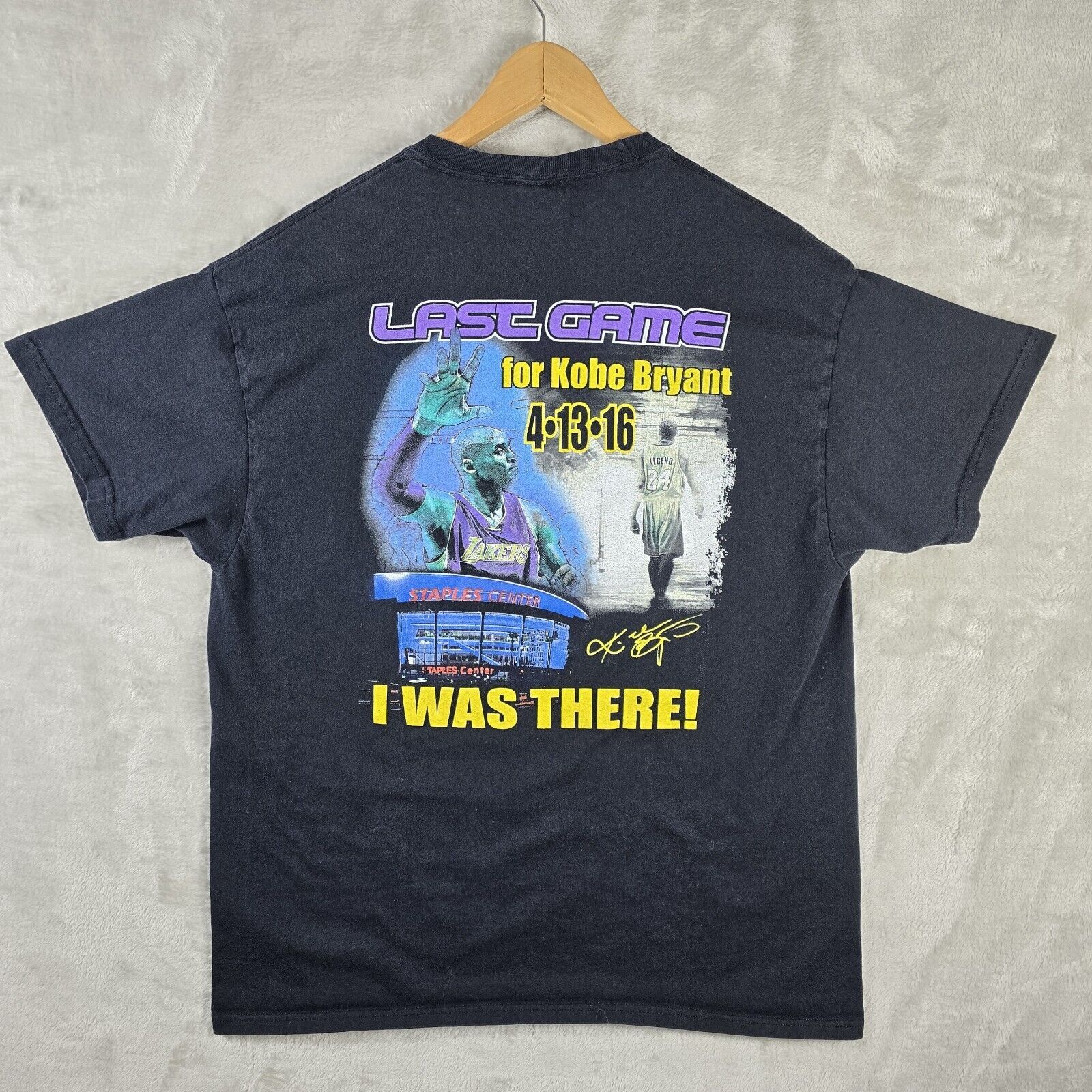Hanes Lakers Kobe Bryant Last Game Parking Lot Rap Tee Shirt XL Size US XL / EU 56 / 4 - 5 Thumbnail