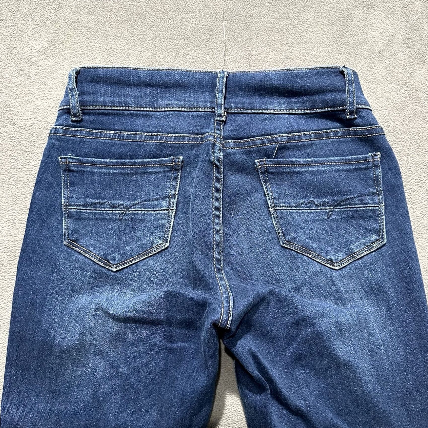 Vintage SOHO Jeans Womens 6 Blue Denim High Waisted Legging Stretch Distressed Skinny Jeans Size 28" / US 6 / IT 42 - 4 Thumbnail