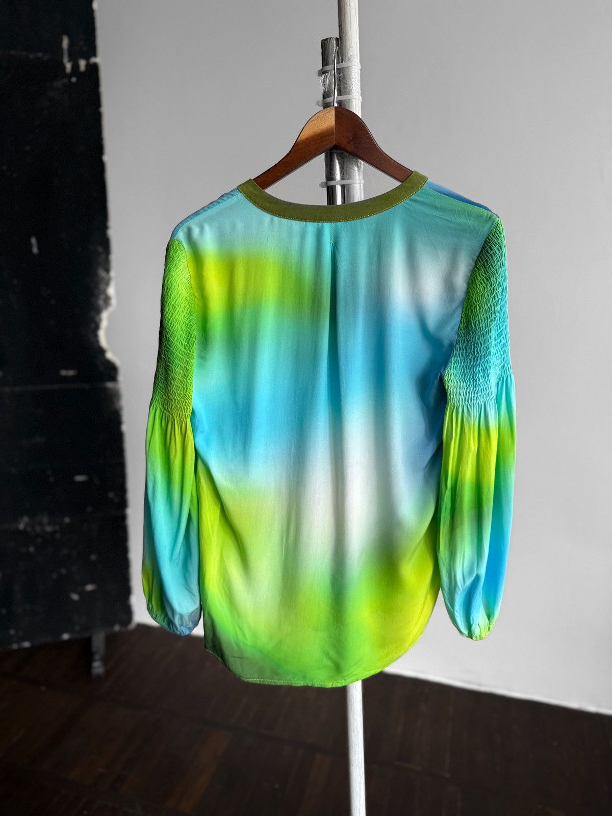 Other Emily Van Den Bergh Multicolor Ombre Tie Dye V-Neck Blouse Size M / US 6-8 / IT 42-44 - 2 Thumbnail