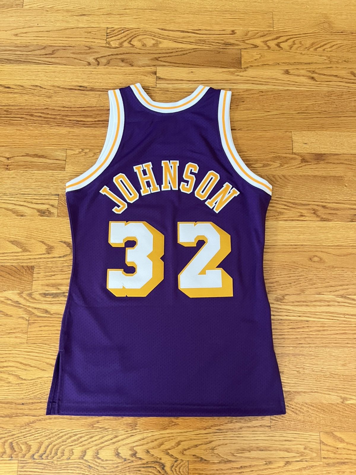 Mitchell & Ness Magic Johnson Purple Lakers 1984/85 Authentic Jersey Size US S / EU 44-46 / 1 - 4 Thumbnail