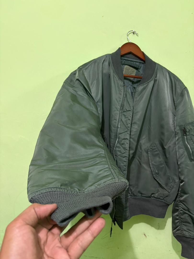 Alpha Industries Vintage 90’s Alpha industries MA-1 Bomber Jacket Design Size US L / EU 52-54 / 3 - 6 Thumbnail