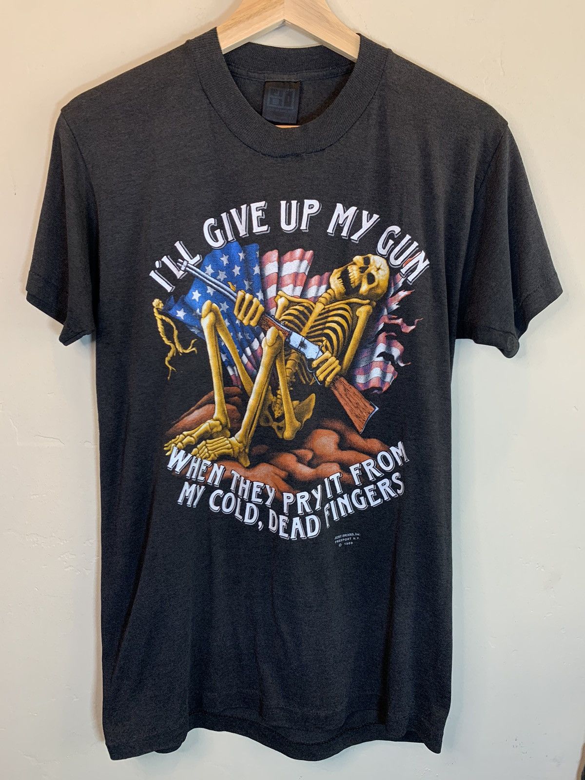 Vintage *RARE* Vintage 80s 3D Emblem Give Up My Gun Just Brass Shirt Size US M / EU 48-50 / 2 - 1 Thumbnail
