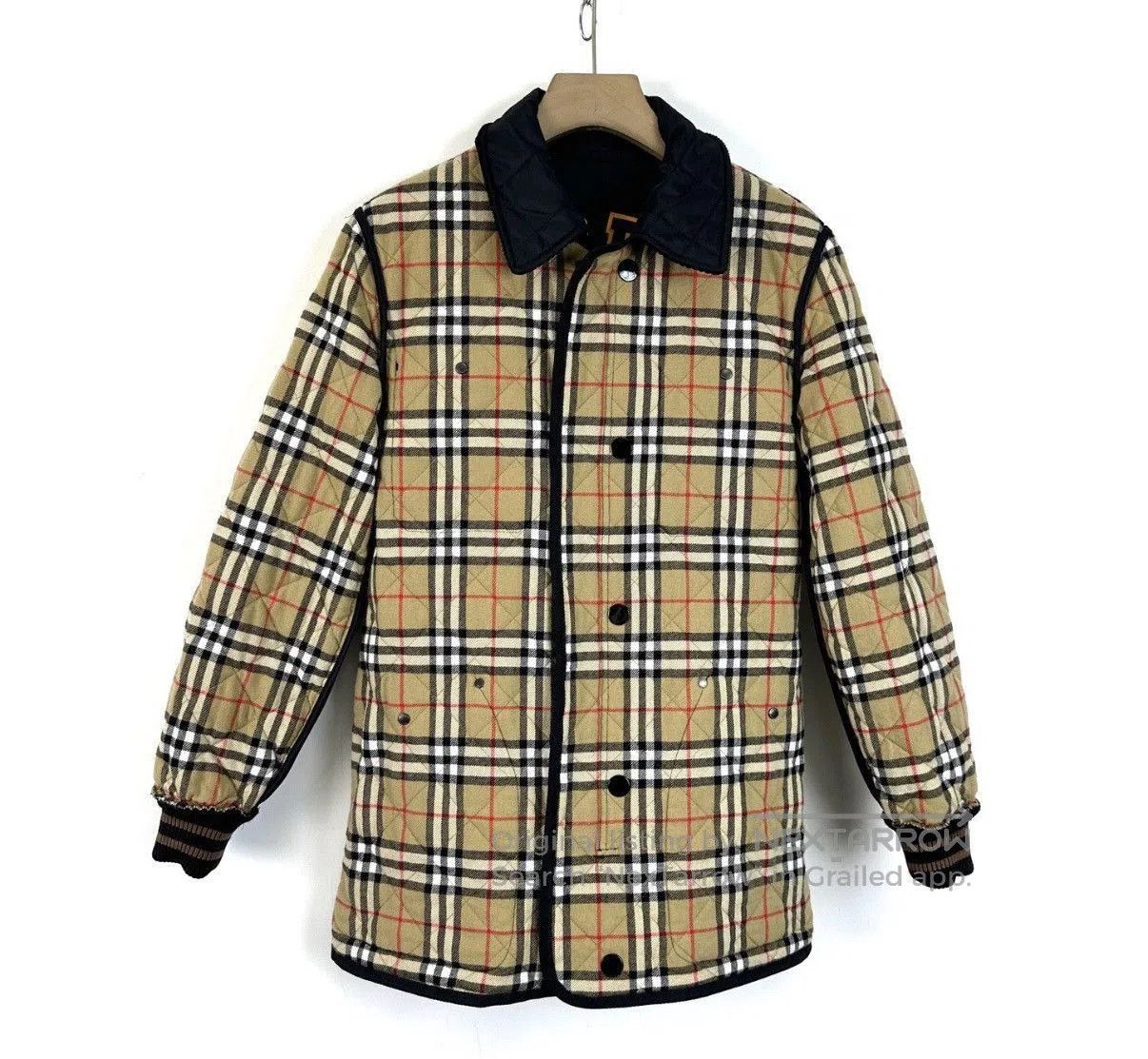 Burberry Black Quilted Jacket with Red Emblem - XXS. Size US XXS / EU 40 - 2 Thumbnail