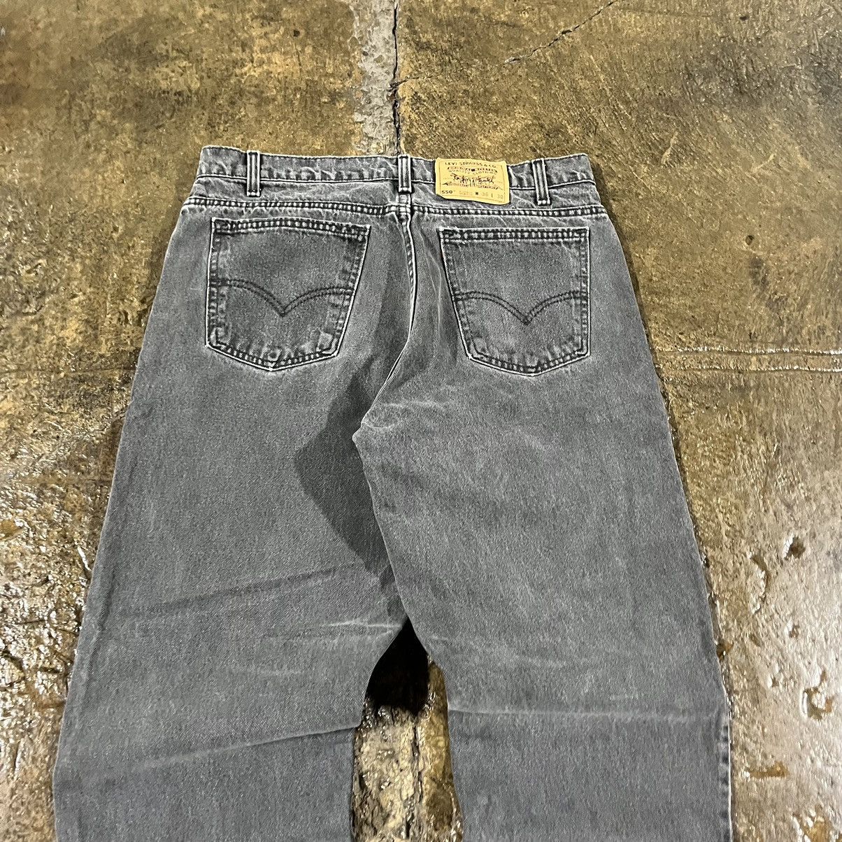Levi's × Vintage Crazy Vintage 90s Levi's 550 Faded Black Essential Jeans Size US 34 / EU 50 - 3 Thumbnail