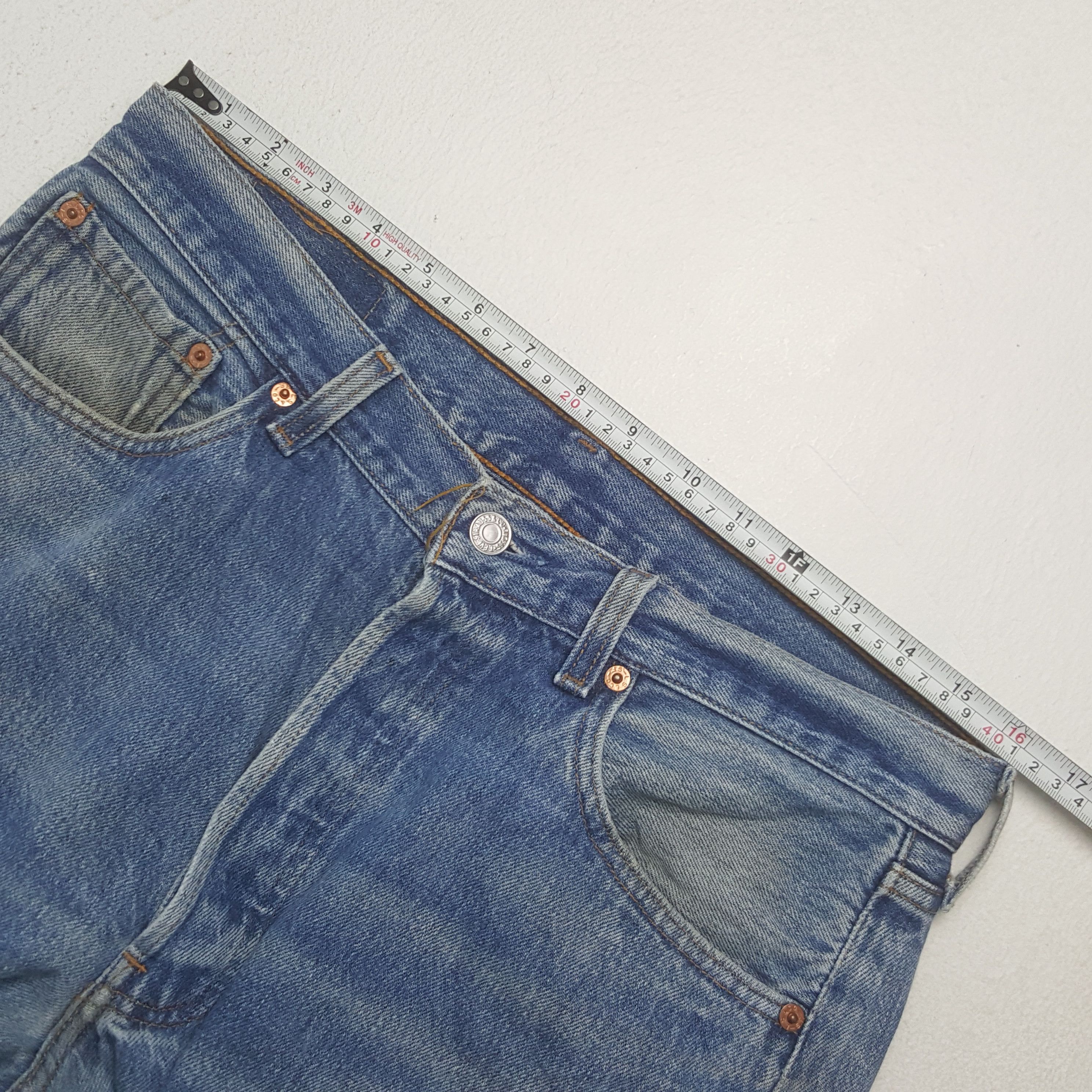 Vintage Levi's 501 Distressed Grunge Style Denim Jeans
