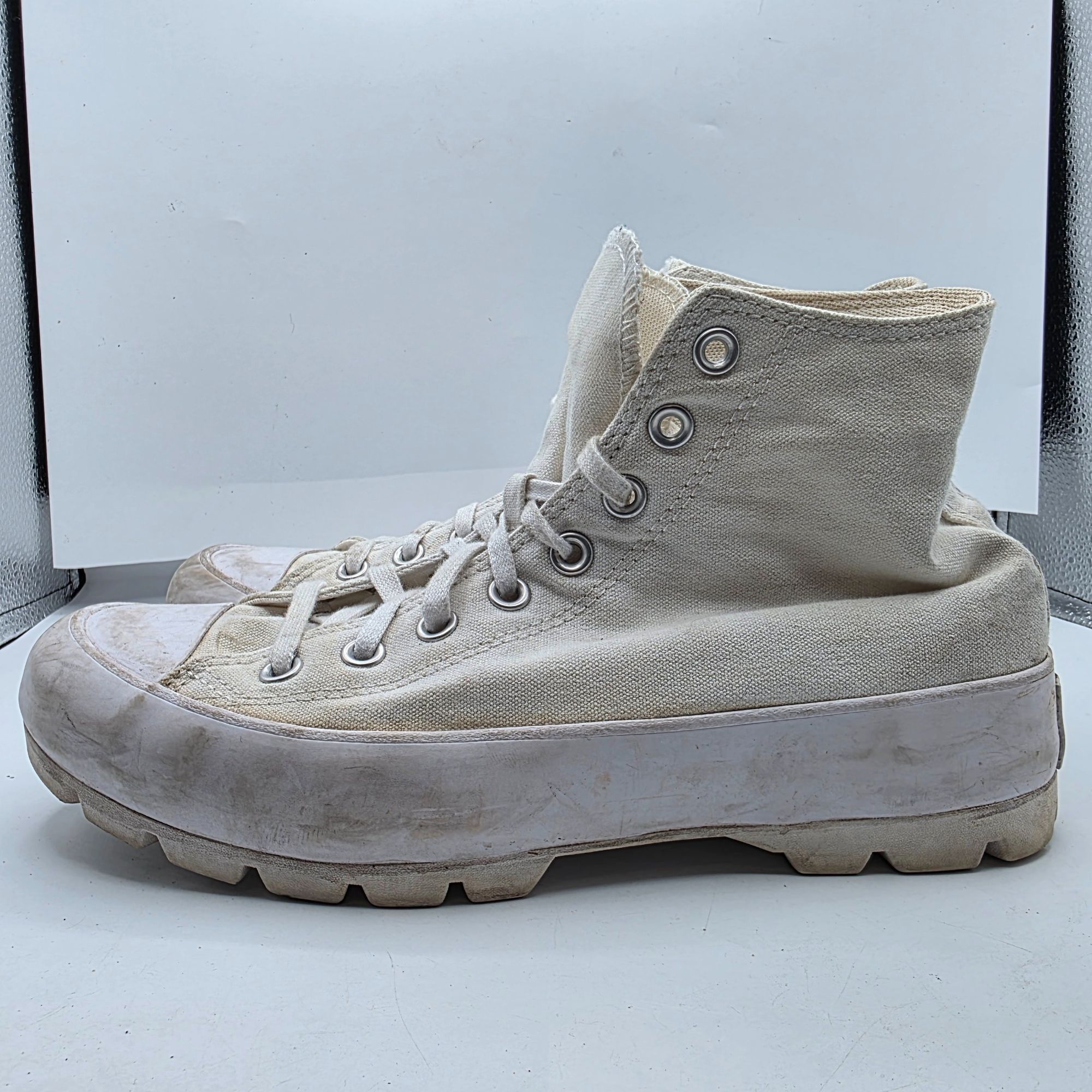 Converse Converse Chuck Taylor All Star Lugged Hi Womens 10 Triple Wh Size US 10 / IT 40 - 13 Thumbnail