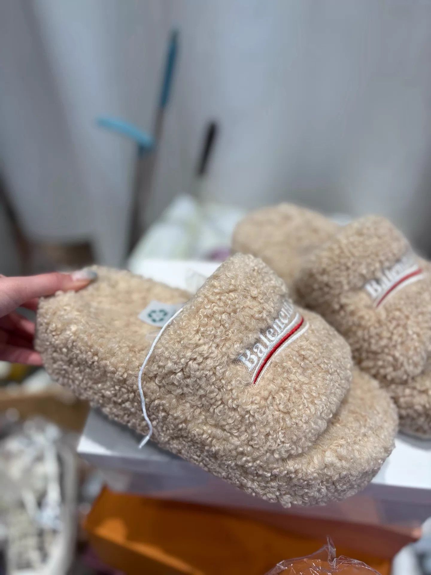 Balenciaga Balenciaga Coke Milk Tea Embroidered Fur Slippers 99 New 39 Size US 8.5 / IT 38.5 - 2 Thumbnail