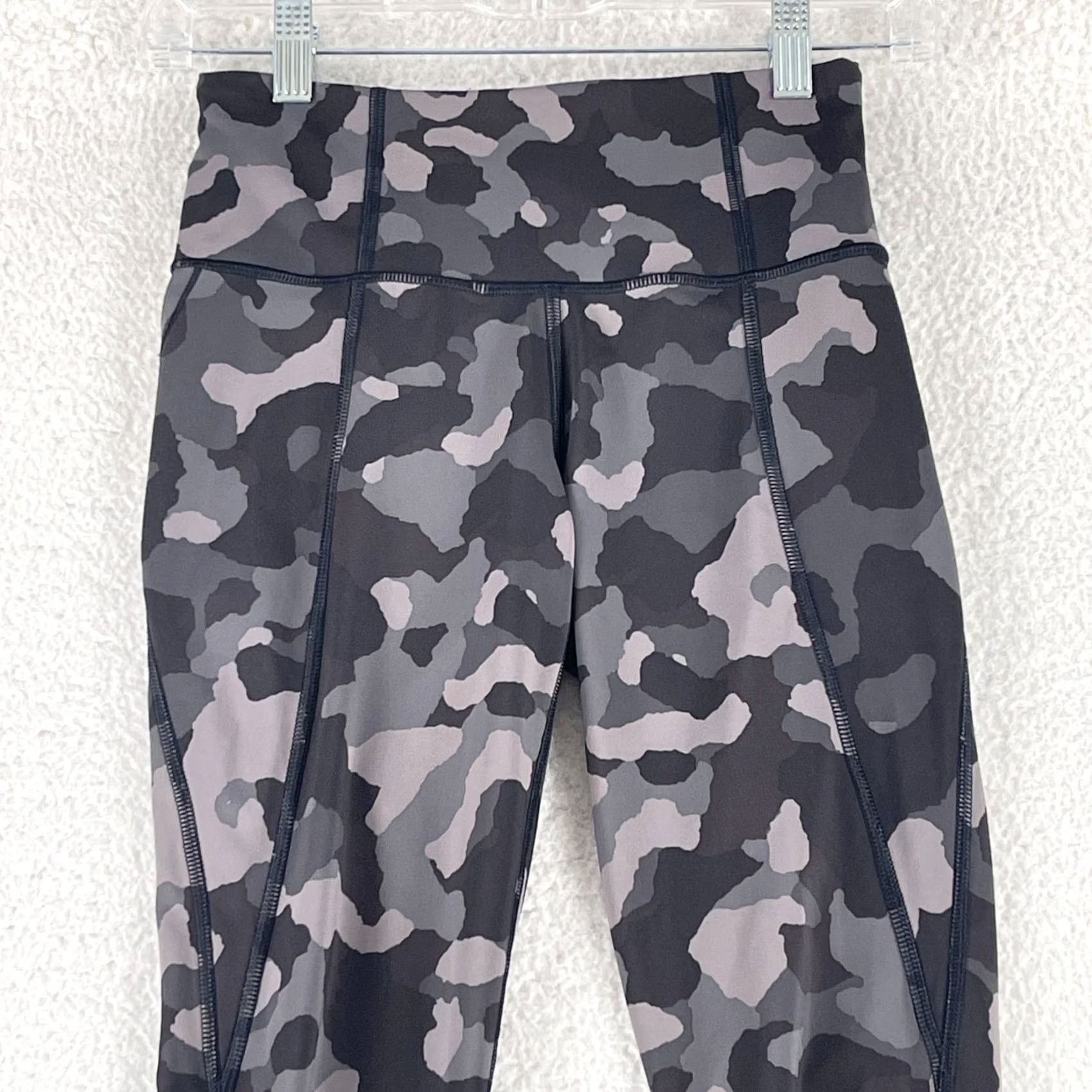Athleta Athleta Leggings Womens XXS Black Lightning Camo 7/8 Tights Yoga Pull On Size 24" / US 00 / IT 34 - 2 Thumbnail