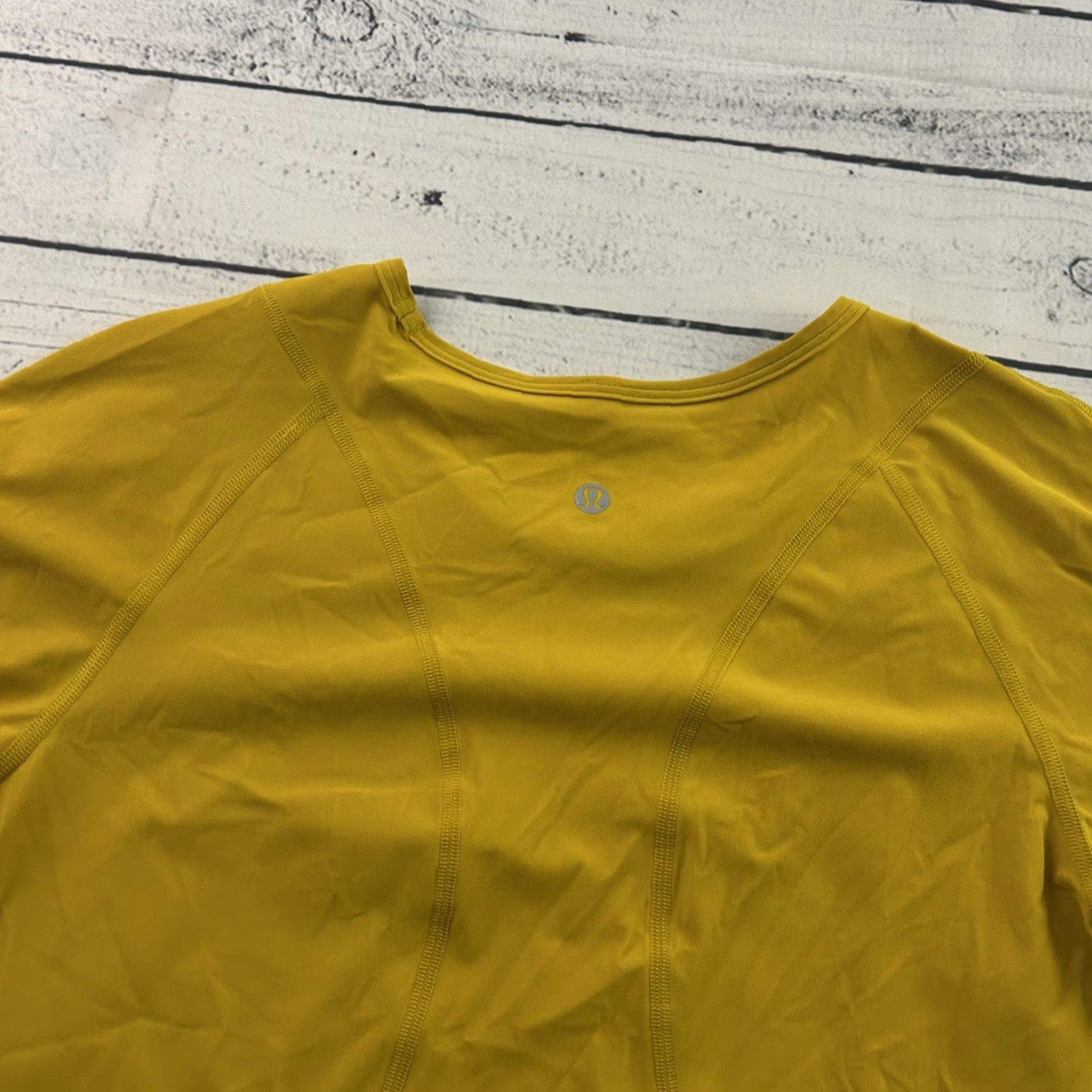 Lululemon Lululemon Short Sleeve T-Shirt Women's L Yellow Spandex Nylon Athletic Top Activewear Size L / US 10 / IT 46 - 4 Thumbnail