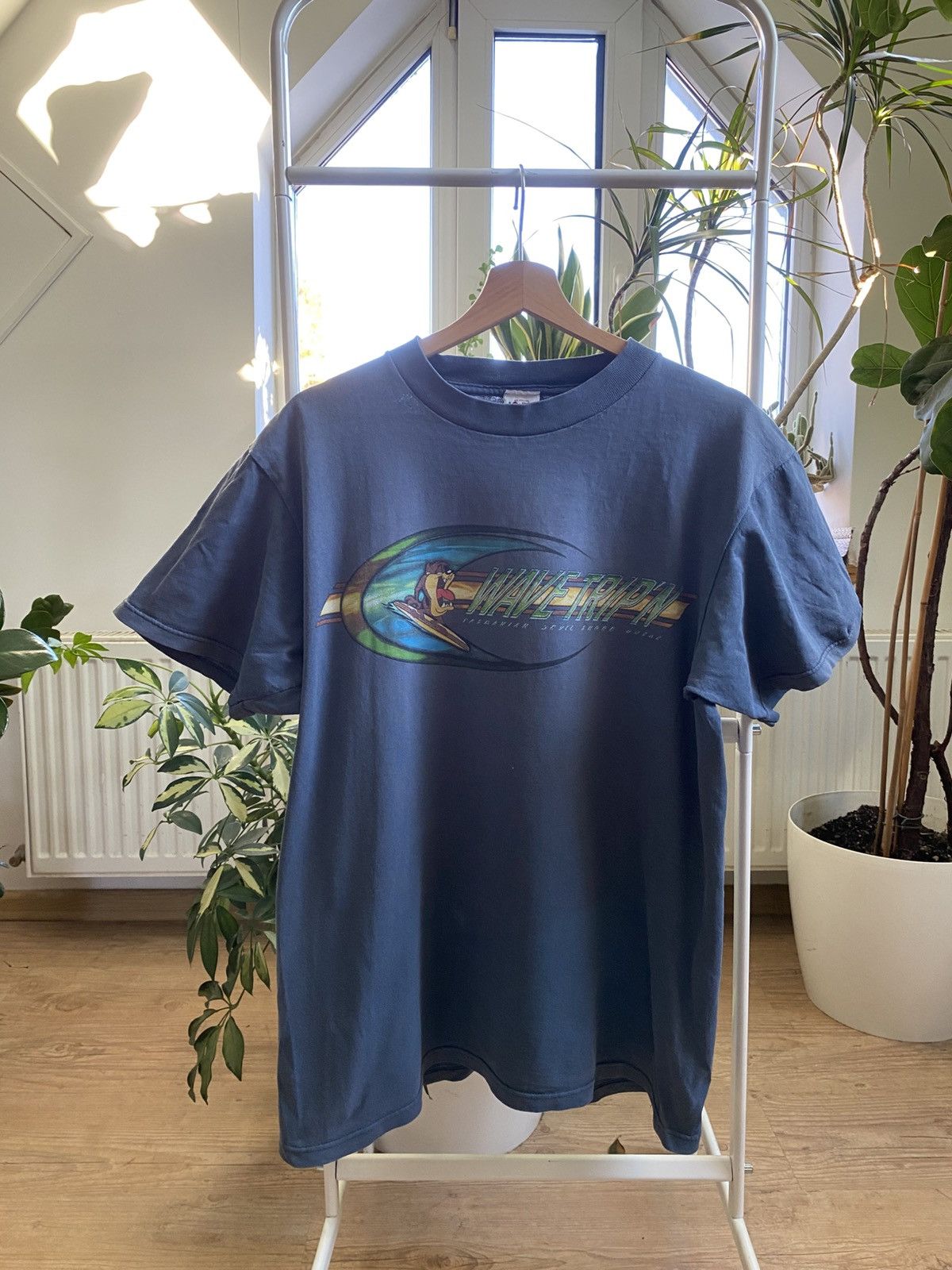 Vintage VINTAGE LOONEY TUNES WAVE TRIP’N TASMANIAN DEVIL 1996 Size US M / EU 48-50 / 2 - 1 Thumbnail