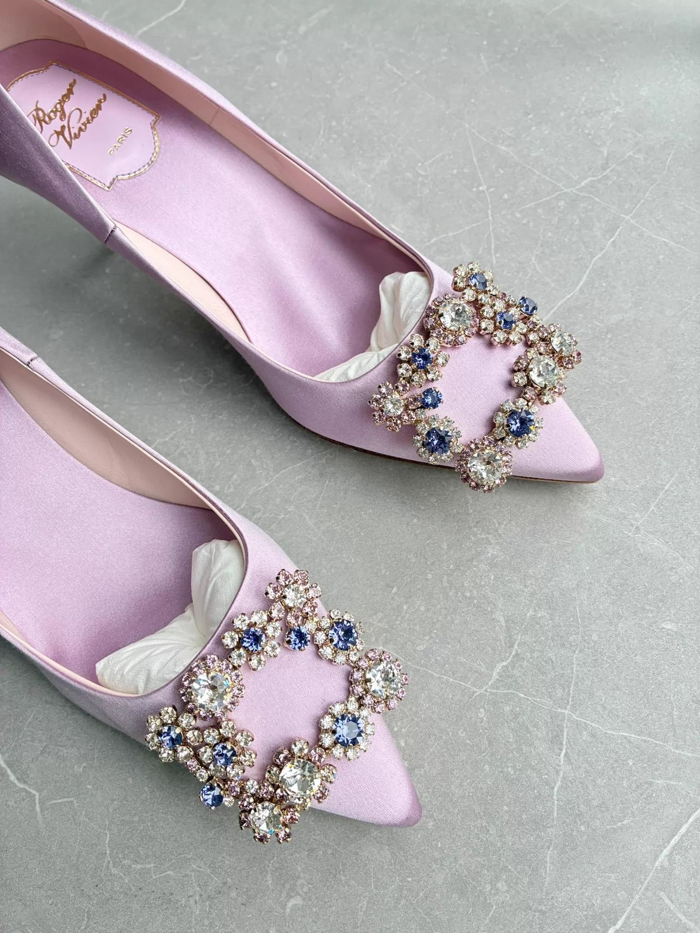 Roger Vivier Roger Vivier New Satin Pumps 36 Lilac Crystal Toe Size US 5.5 / IT 35.5 - 4 Thumbnail