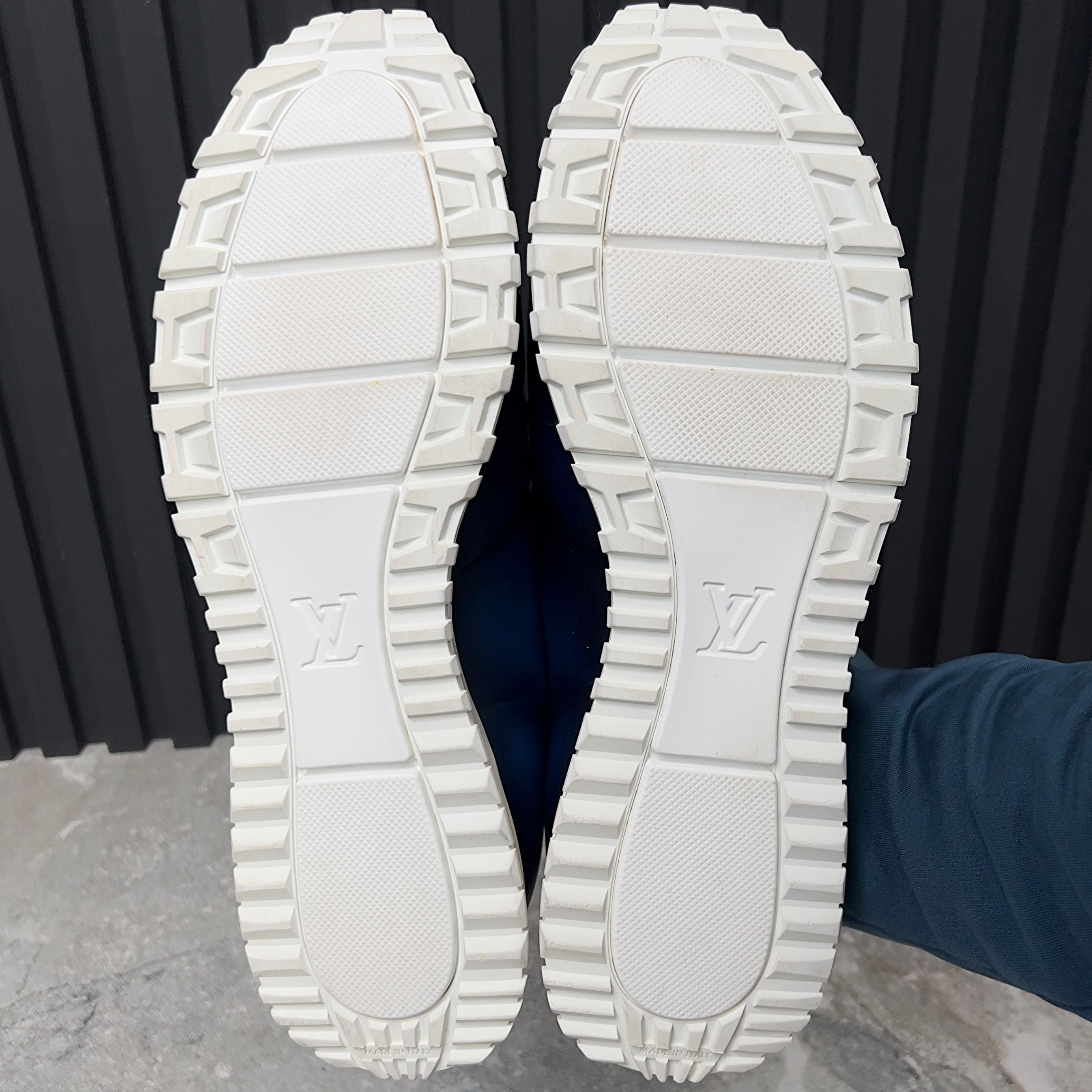 Louis Vuitton Louis Vuitton Run Away Sneakers Patina Leather Size US 11.5 / EU 44-45 - 12 Thumbnail