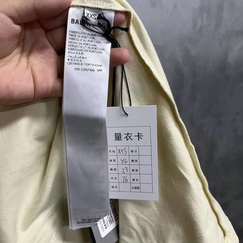 Balenciaga Balenciaga Crewneck short sleeve T-shirt in beige monogram Size US XXS / EU 40 - 5 Thumbnail