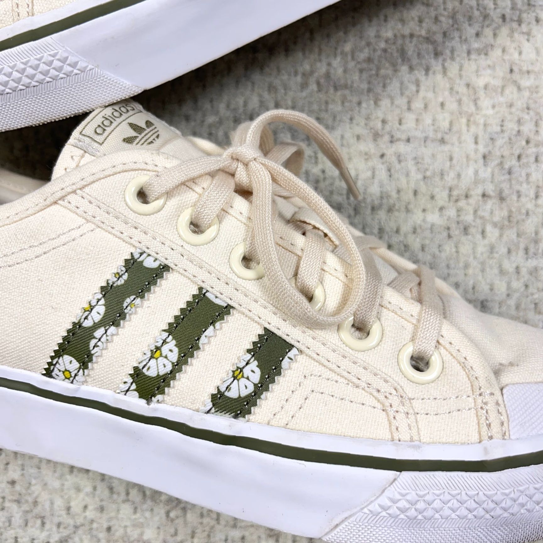Adidas ADIDAS Nizza Low Top White Pepper Beige Peace Daisy GZ8673 W 7.5 Men Leather Sneaker Comfort Casual Size US M / EU 48-50 / 2 - 5 Thumbnail