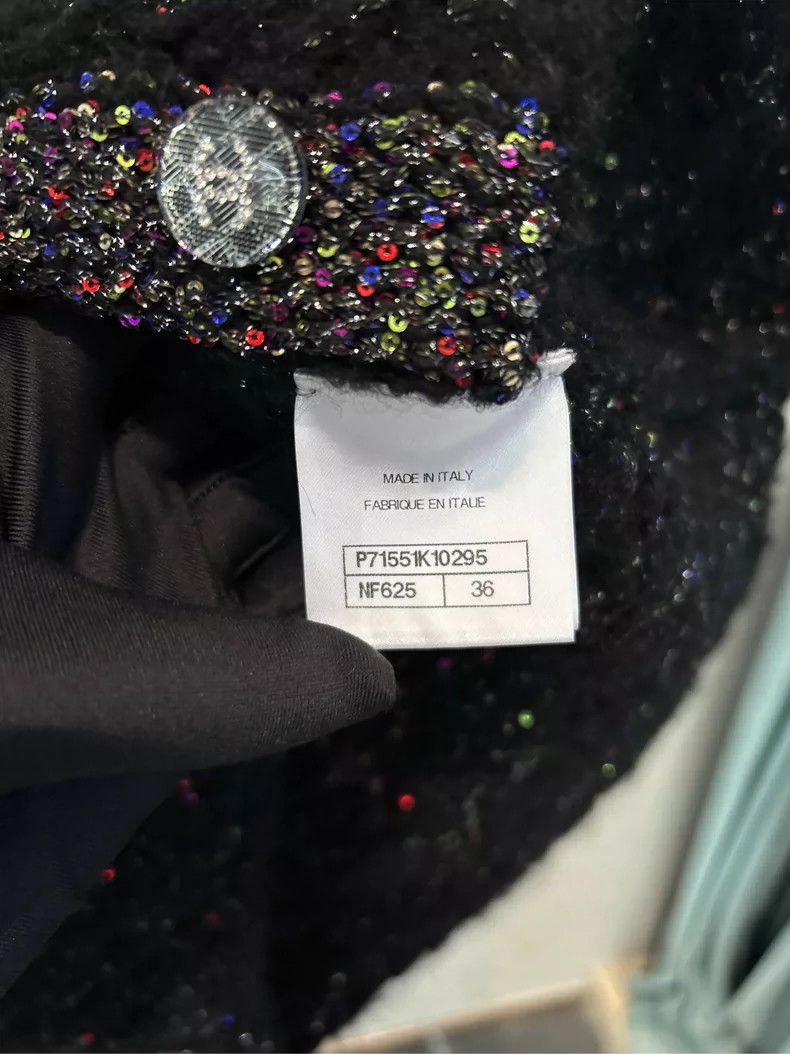 Chanel 21k black and gray colored candy sequins 5-point me