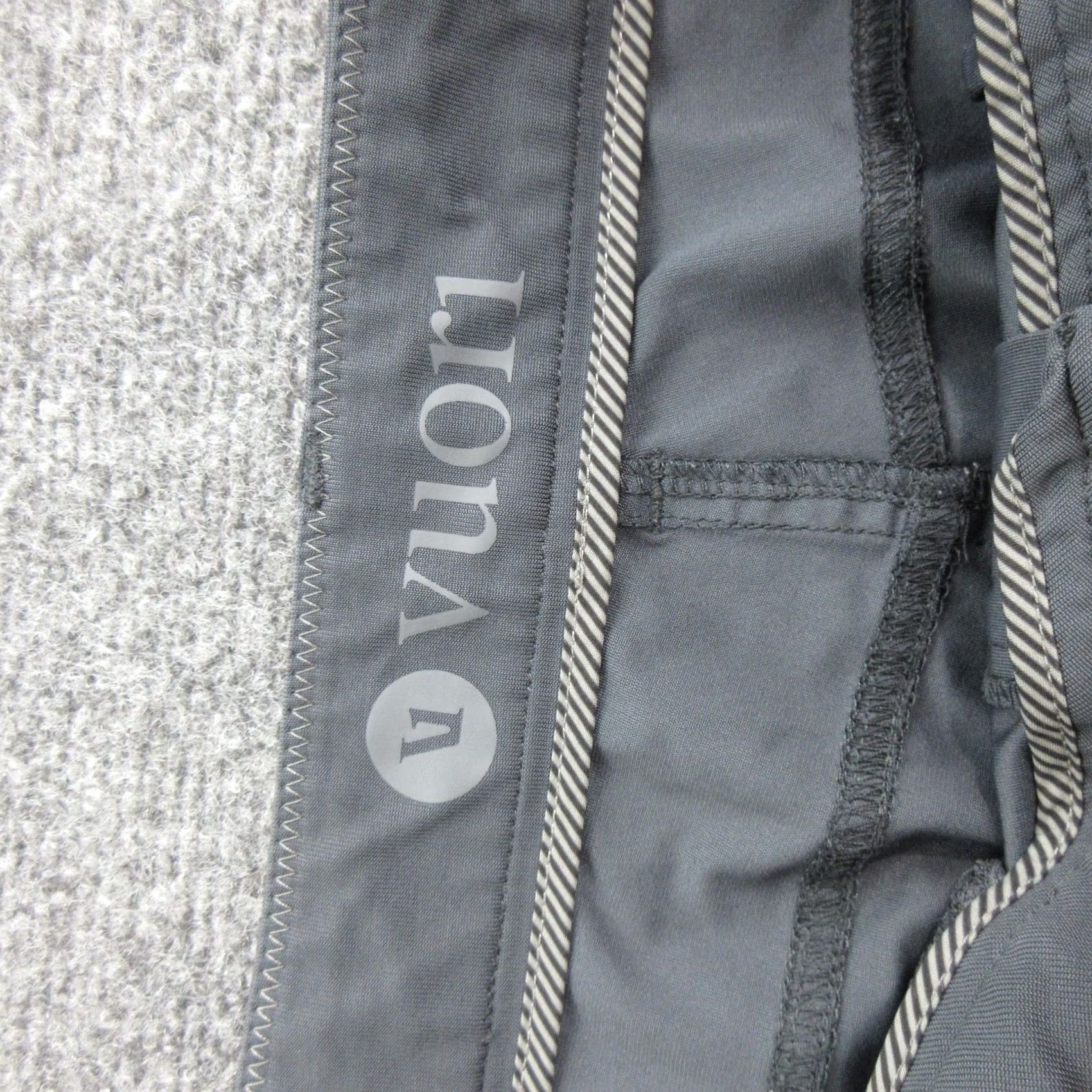 Vuori Vuori Pants Mens 36 Gray Performance Chino Golf Stretch Travel V430 Chino Pants Casual Size US 36 / EU 52 - 7 Thumbnail