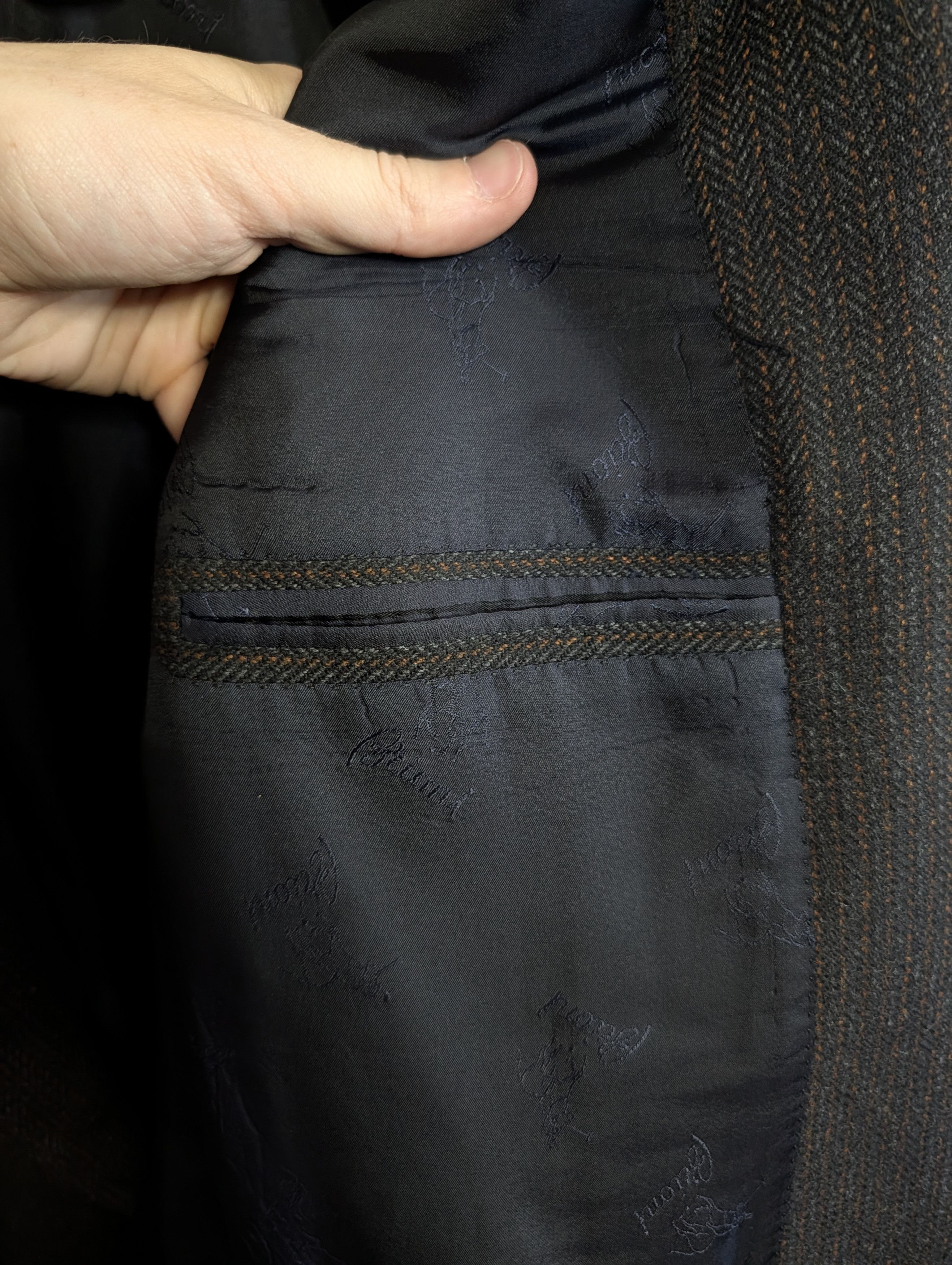 Brioni Wool & cashmere brown herringbone knit sport coat Size 46R - 15 Thumbnail