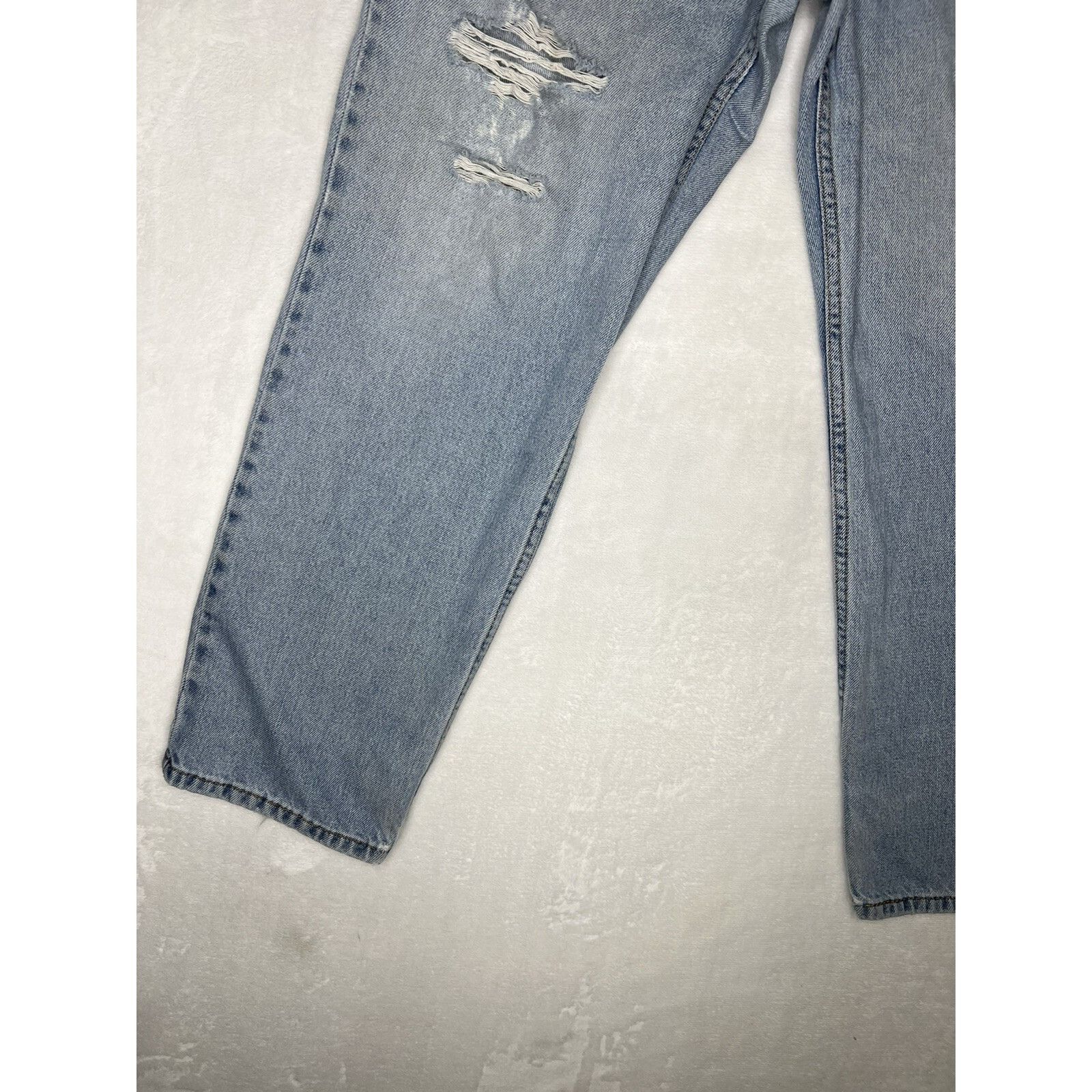 Levi's Vintage Levi’s 550 Blue Denim Jeans Size 33x29 Light Wash Di Size US 33 - 2 Thumbnail