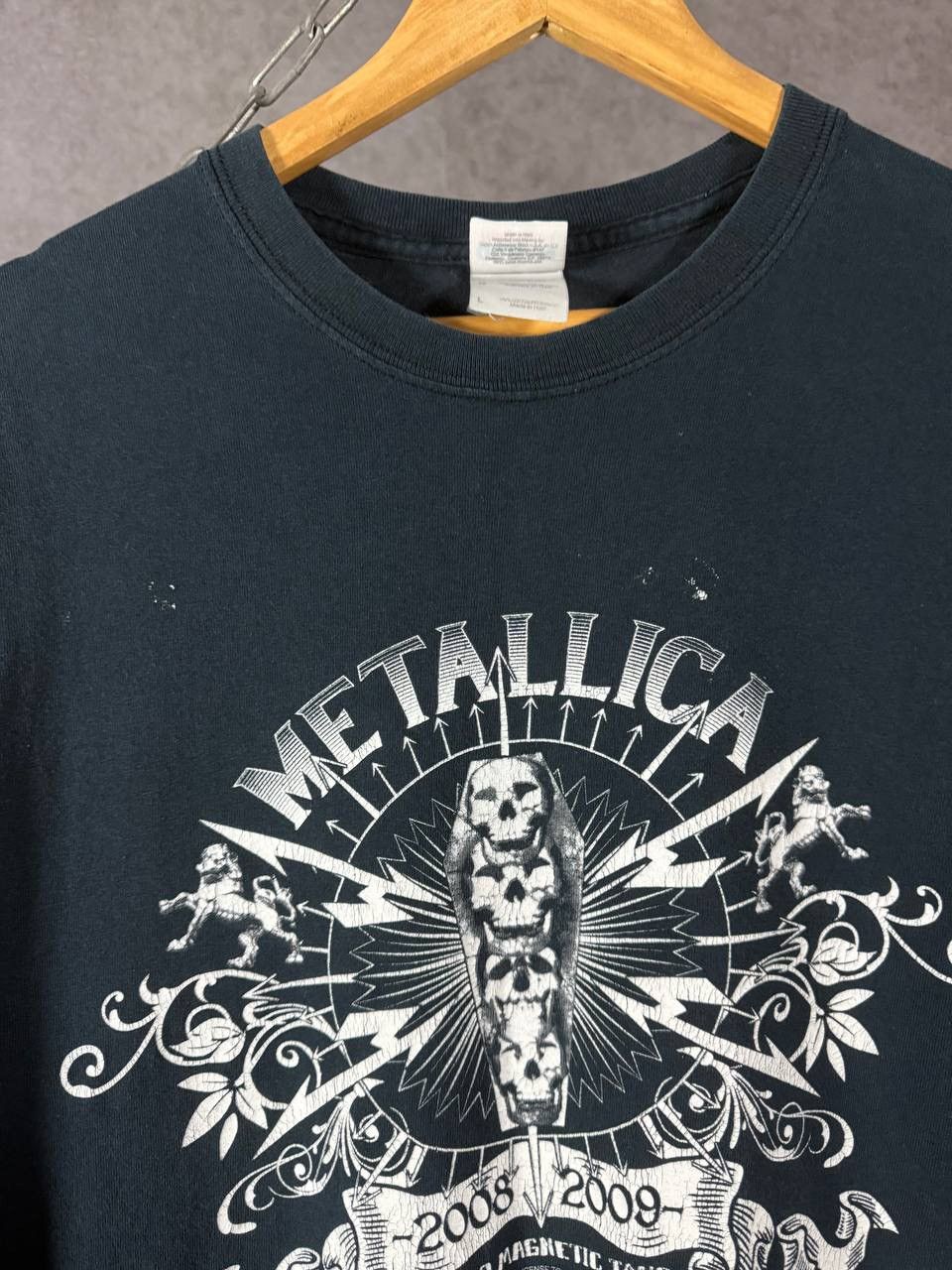 Metallica Metallica 2009 rock band overprinted tour tee Size US L / EU 52-54 / 3 - 6 Thumbnail