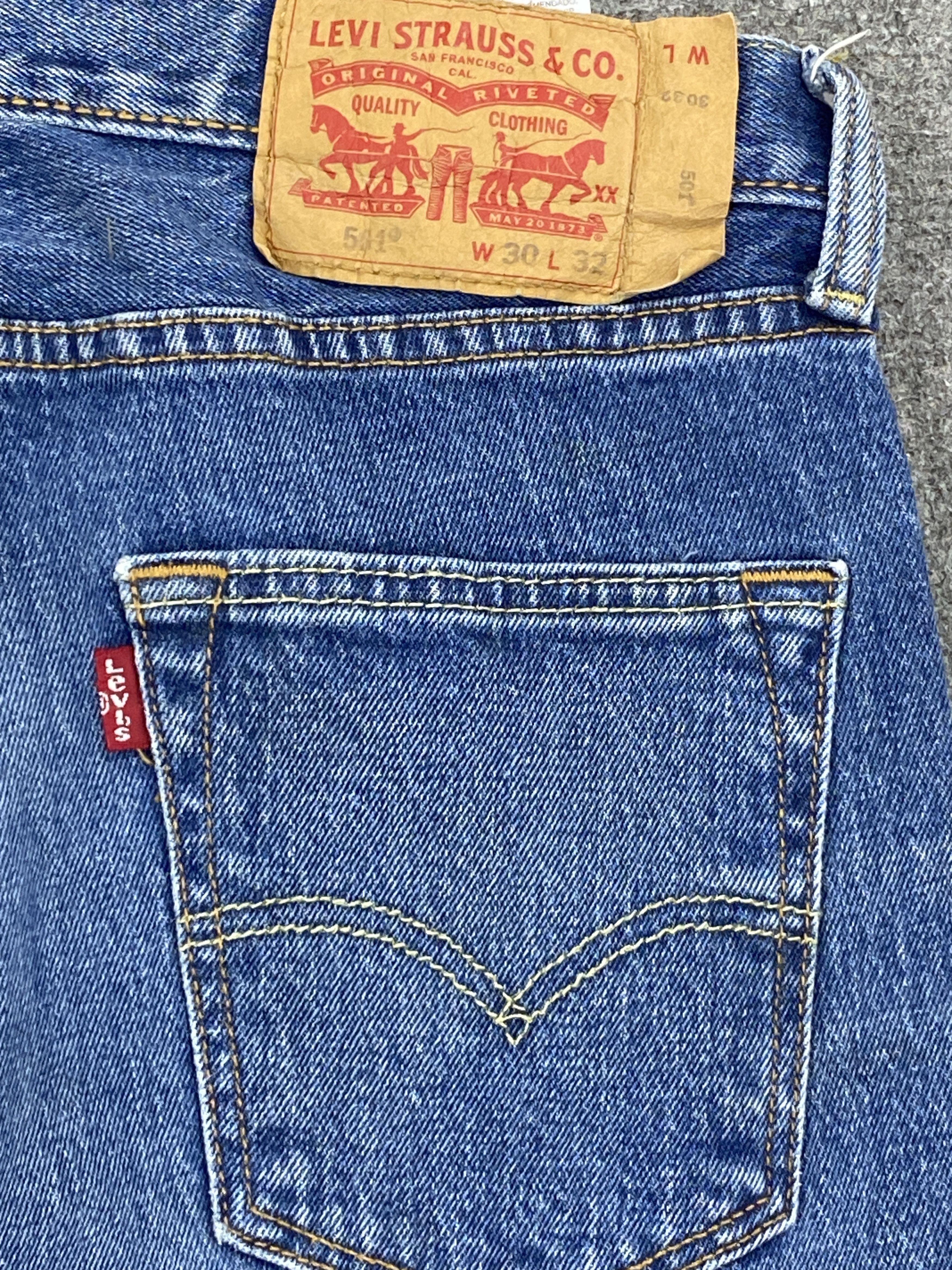 Levi's Vintage Levis 501 Blue Jeans DP2322 Size US 29 - 17 Thumbnail