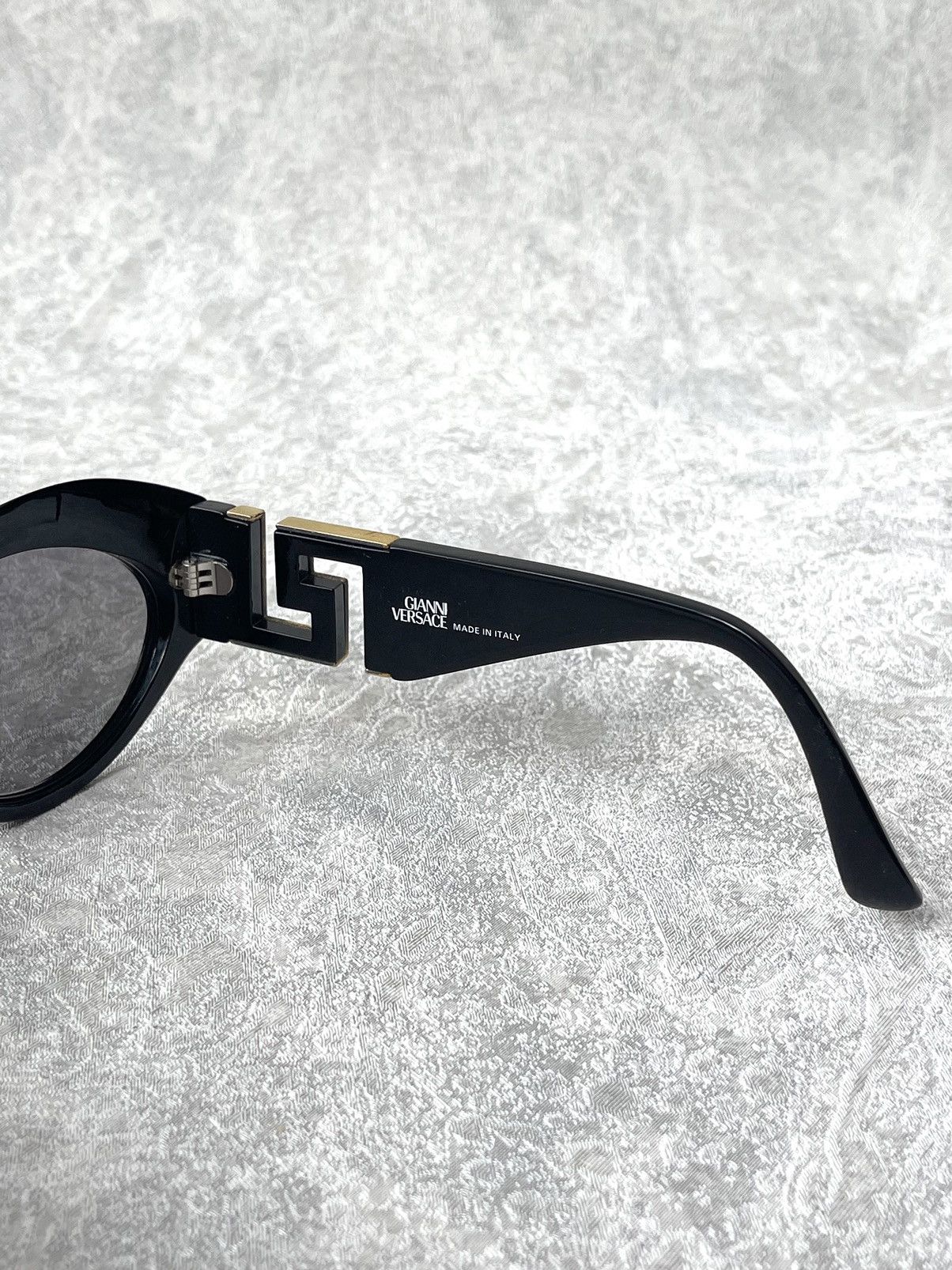 Versace 90s Vintage Gianni Versace T74/B Rhinestone Greca Sunglasses Size ONE SIZE - 8 Thumbnail