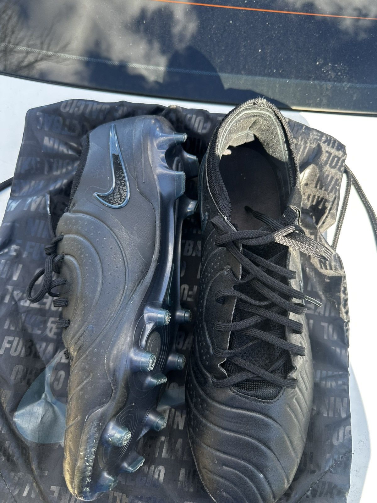 Nike NIKE TIEMPOS, BARELY USED GREAT CONDITION GREAT PRICE Size US 11 / EU 44 - 3 Thumbnail