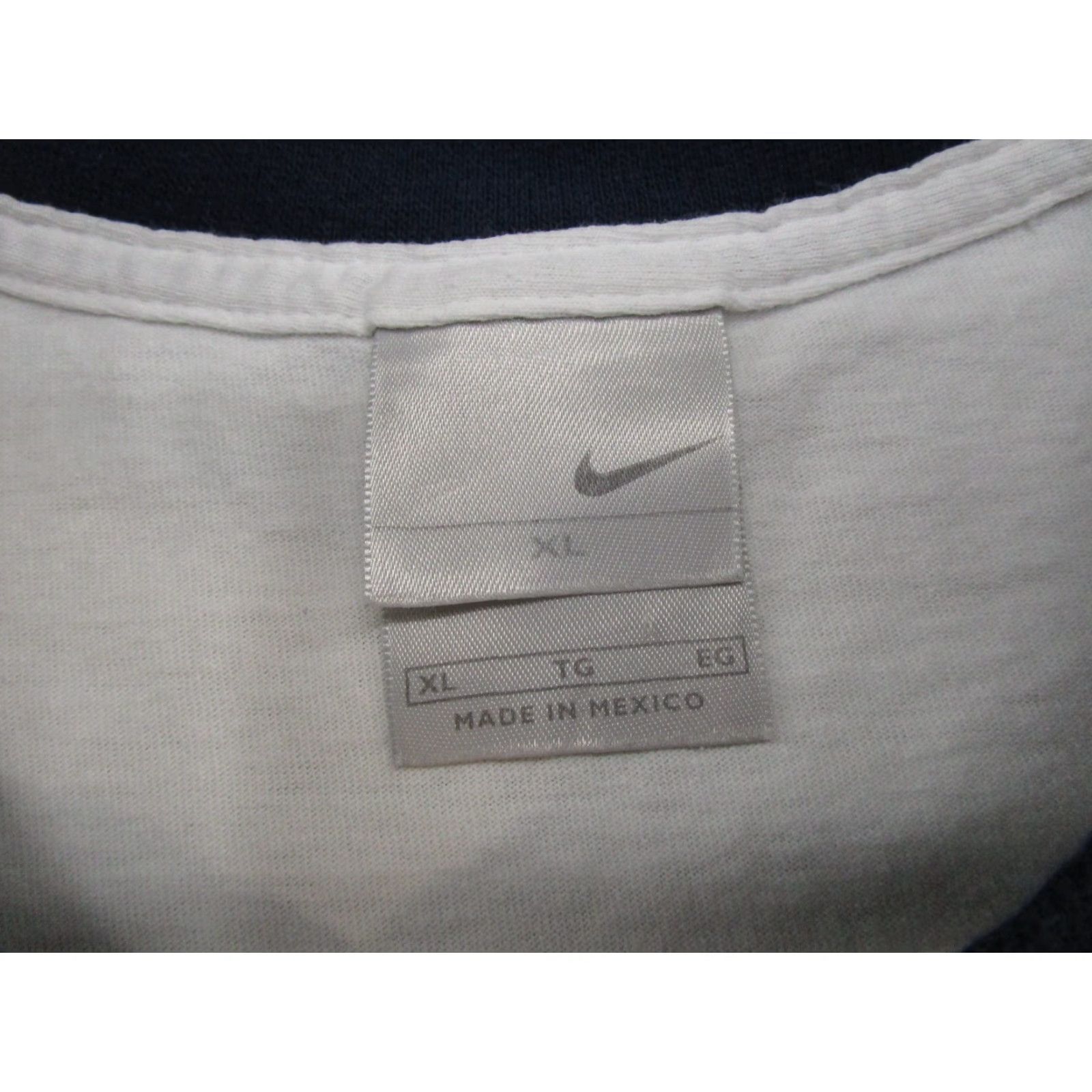 Nike VINTAGE Nike Shirt Mens XL White Y2K Silver Tag Felt Logo Spell Out Stars Size US XL / EU 56 / 4 - 3 Thumbnail