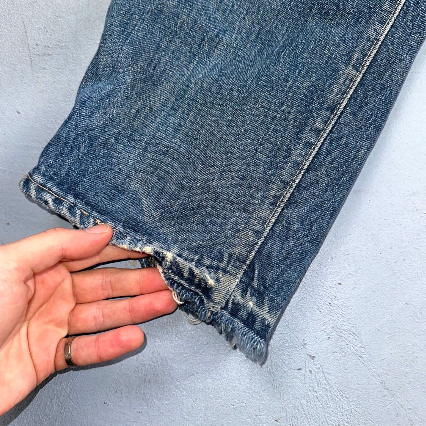 Levi's VINTAGE Levi's 505 Big E Jeans 28 Regular USA Denim Blue 60s 70s 501 XX Straight Mens Jeans Pattern Solid Distressed Button Rise Mid 10-12 Inseam 26 Size US 28 / EU 44 - 6 Thumbnail