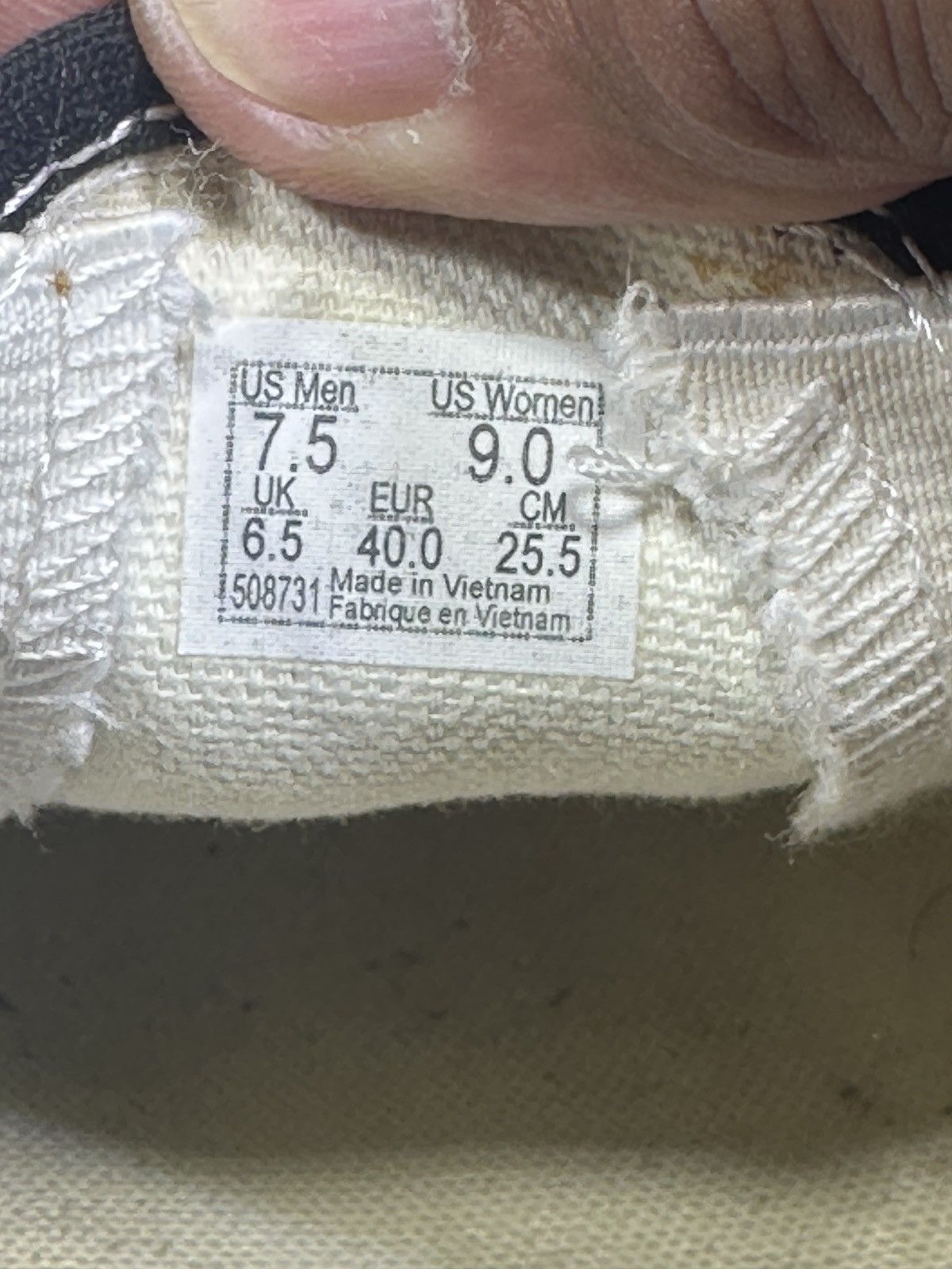 Vans VANS Black Canvas Slip On Men's (7.5 )Women's (9) Size US 9 / IT 39 - 7 Thumbnail