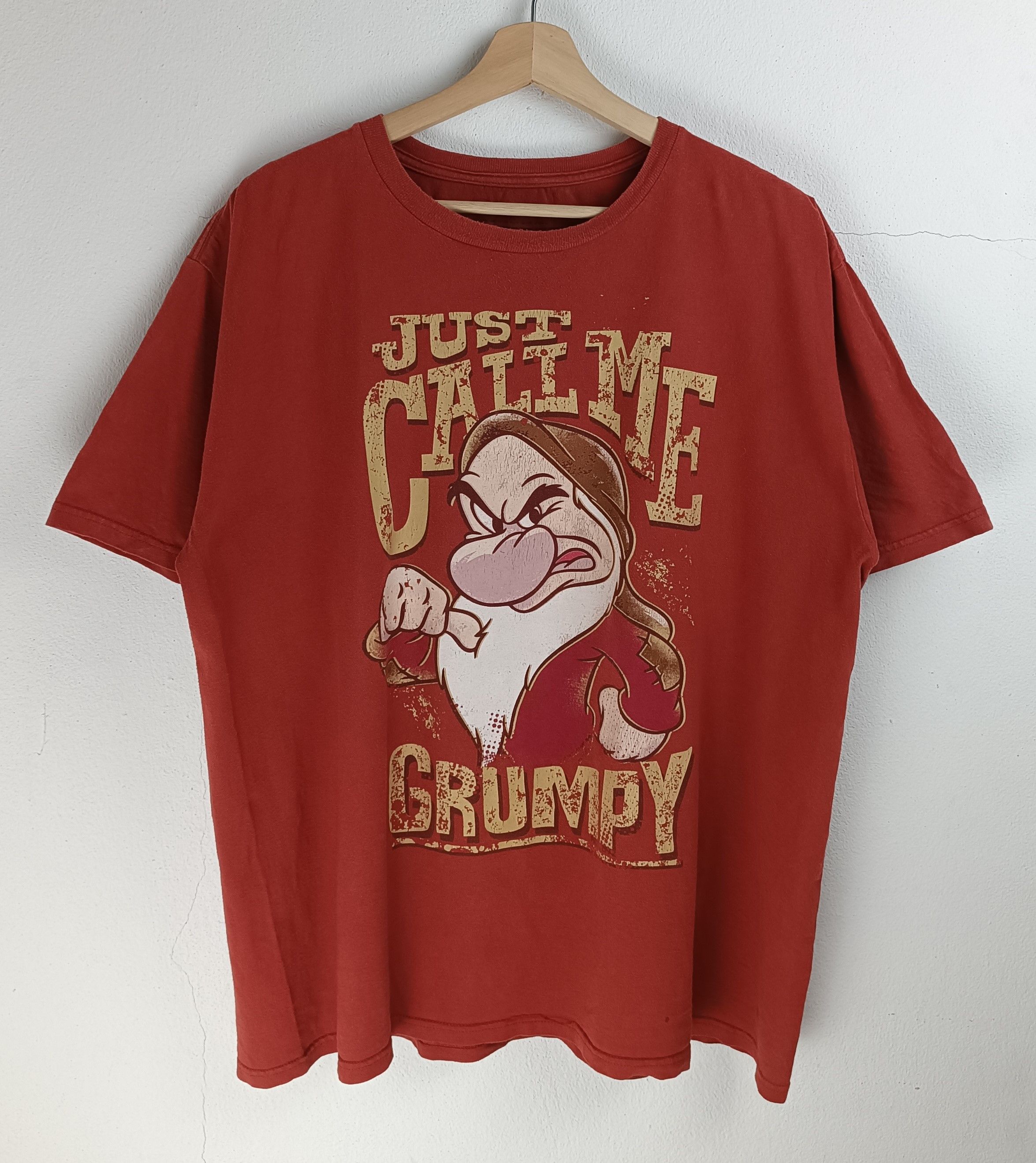 Disney GRUMPY THE DWARF FROM SNOW WHITE AND THE 7 DWARF TEE Size US XL / EU 56 / 4 - 3 Thumbnail