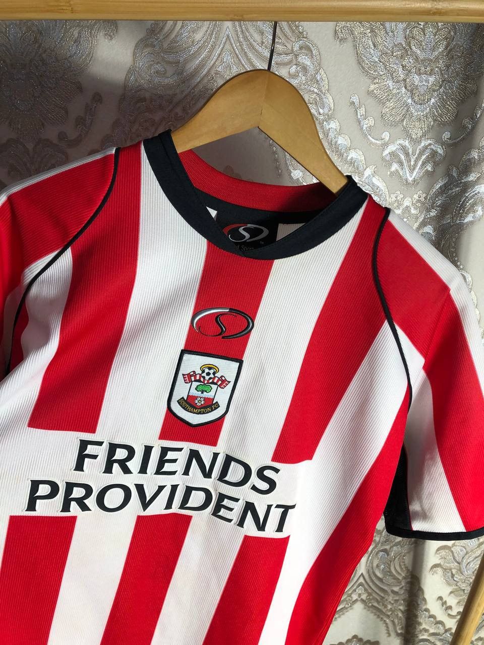 Vintage VERY RARE FC SOUTHAMPTON ENGLAND RETRO SOCCER JERSEY Y2K 90s Size US S / EU 44-46 / 1 - 3 Thumbnail
