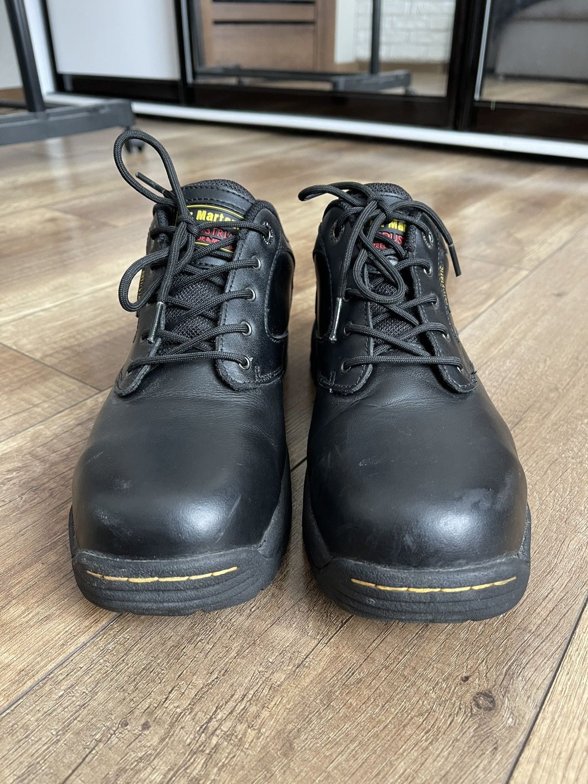 Dr. Martens Dr Martens Steel Toe Anti Static Industrial Leather Shoes Size US 10 / EU 43 - 13 Thumbnail
