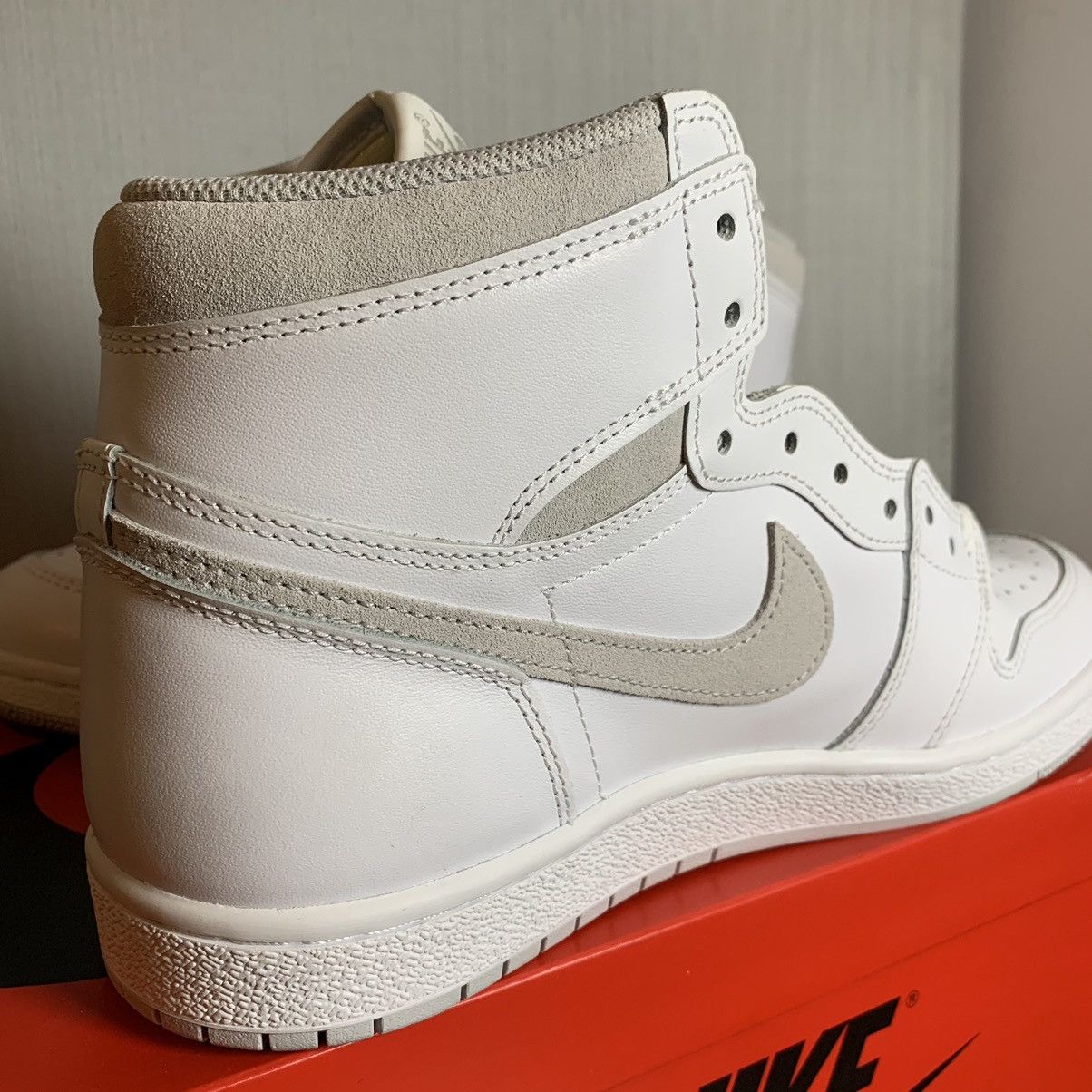 Jordan Brand × Nike Jordan 1 Retro High 85 Neutral Grey Size US 11 / EU 44 - 12 Thumbnail
