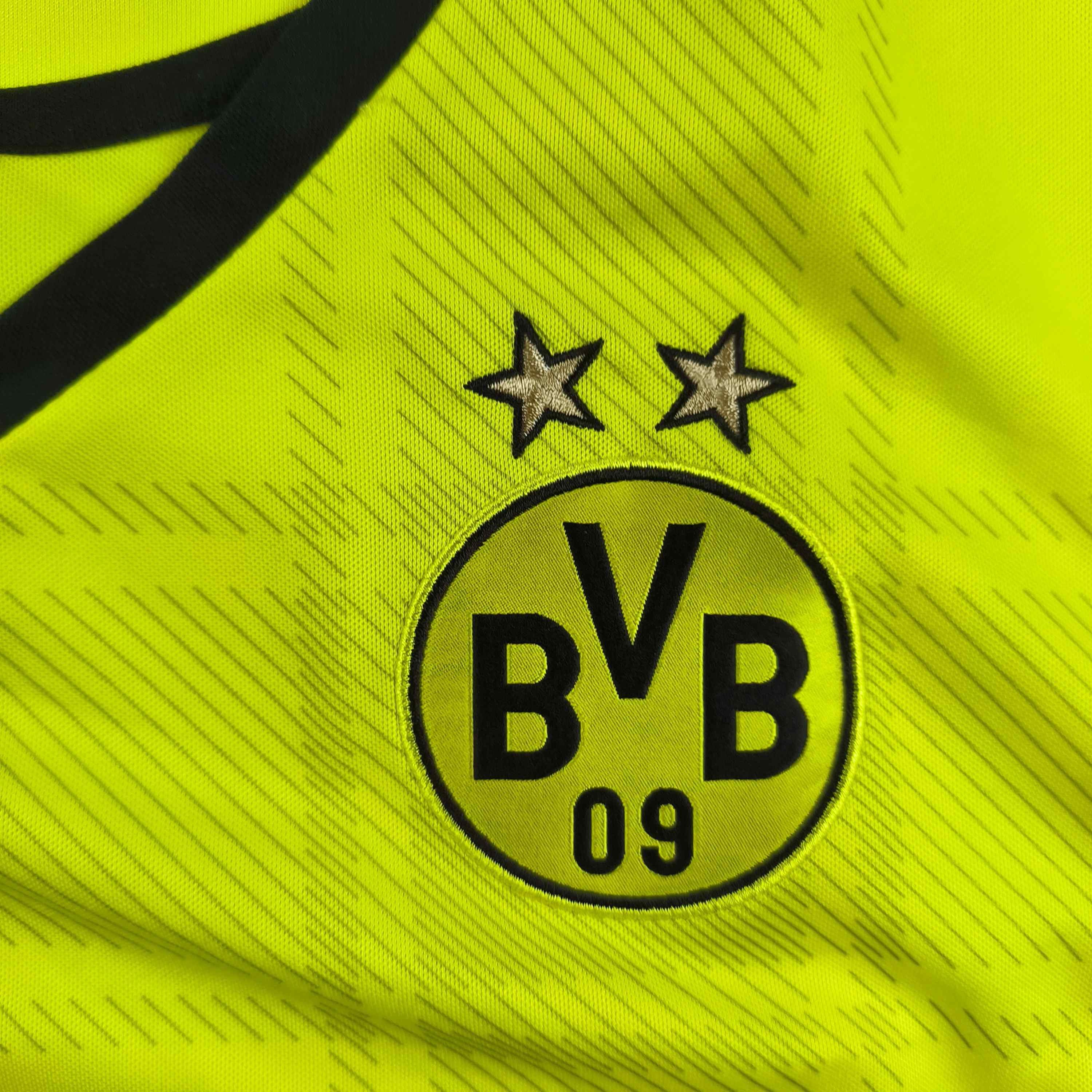 SIGNED Borussia Dortmund 2013-14 Puma home football jersey L