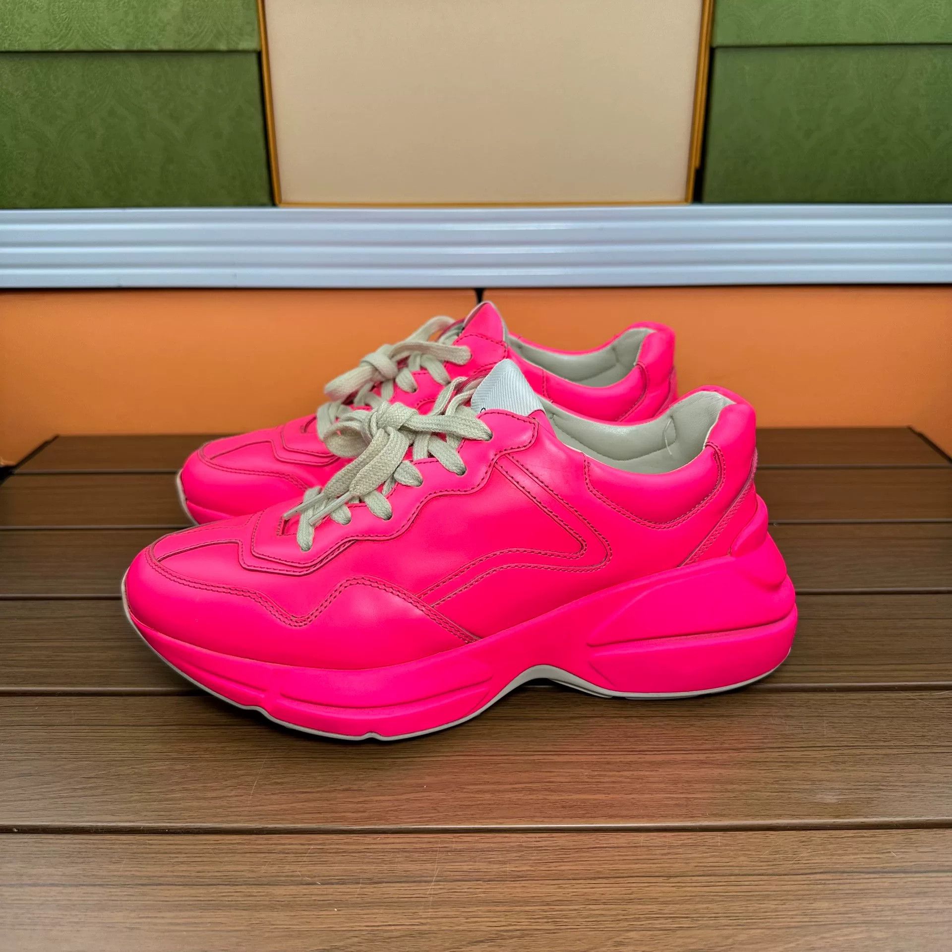 Gucci Gucci Lowtop Sneakers it_37 Women Size US 7 / IT 37 - 1 Thumbnail