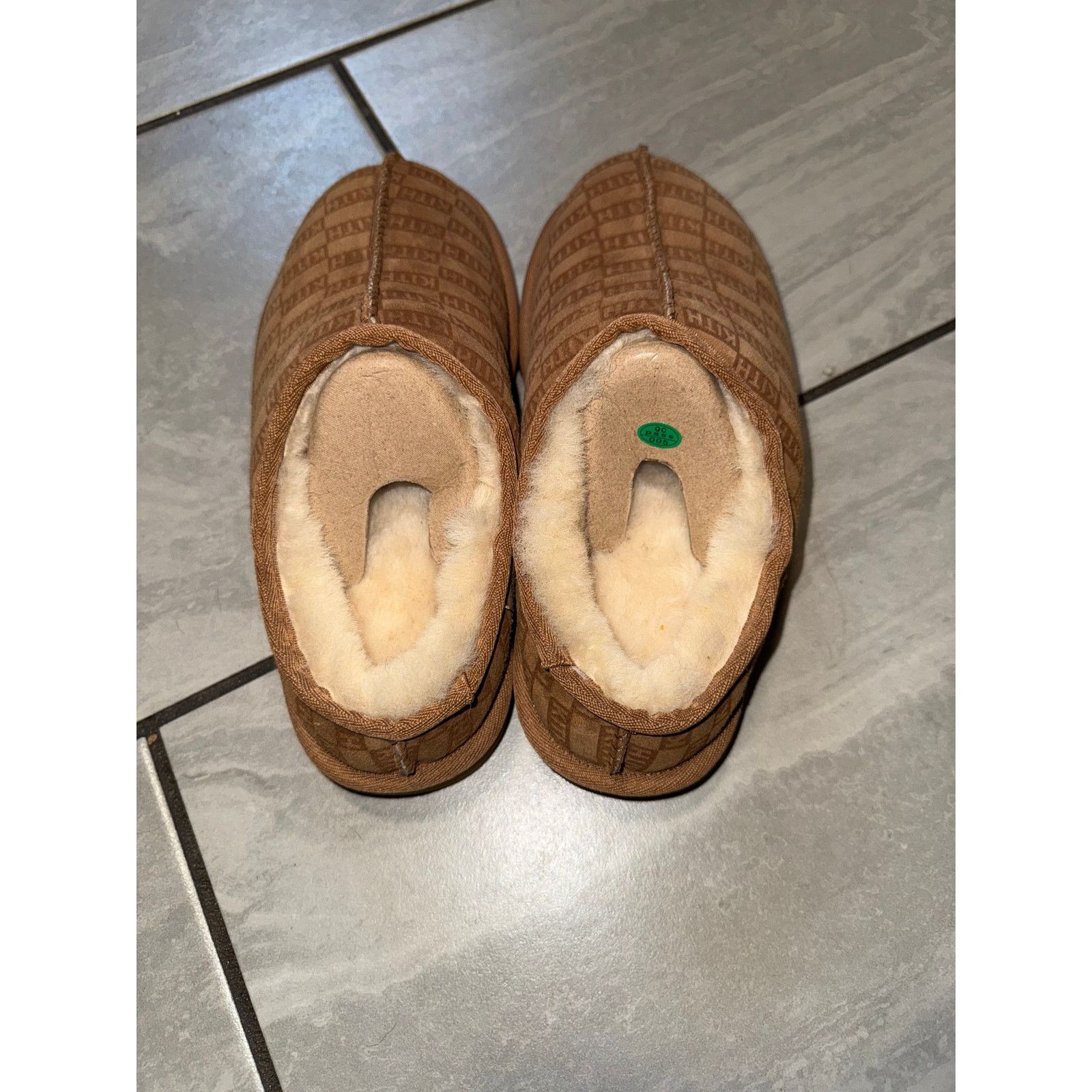Kith Kithmas uggs loft brand new size 40EU/ 7M New Size US 7 / EU 40 - 3 Thumbnail