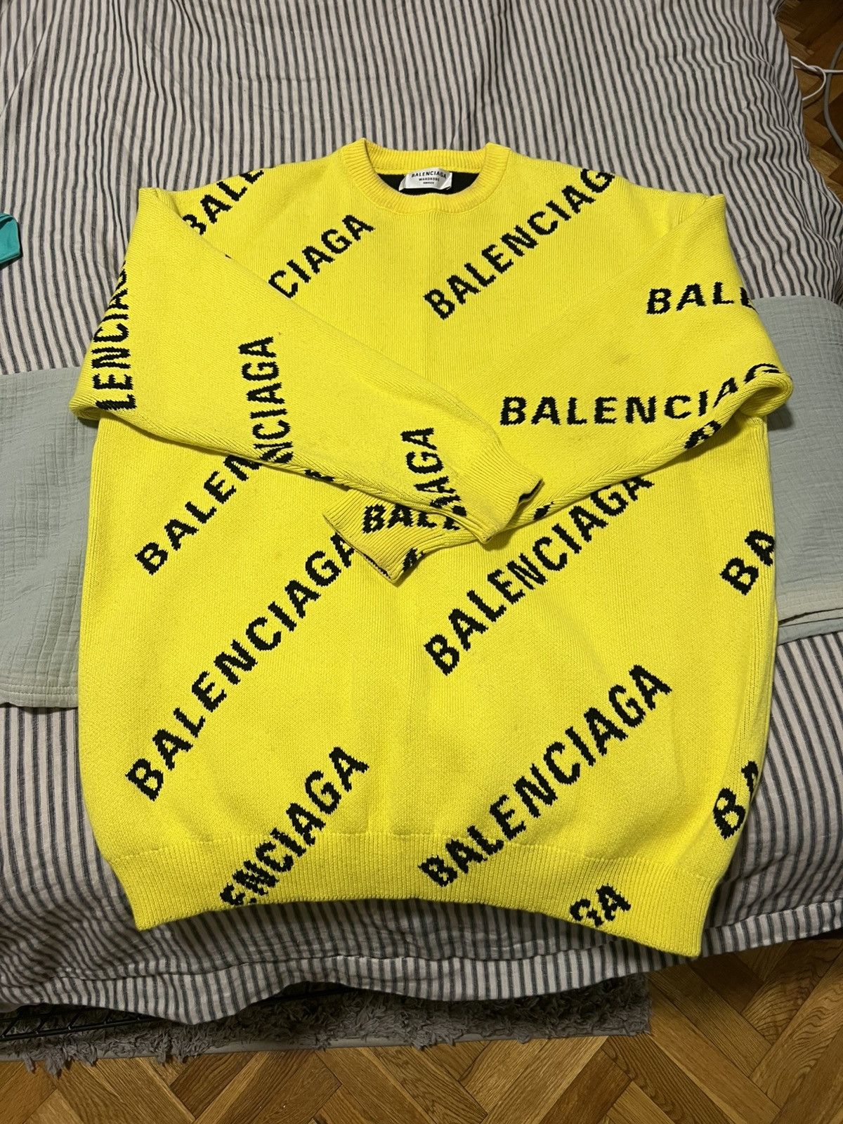 Balenciaga Balenciage Logo Intarsia Oversize Crewneck sweater Size M / US 6-8 / IT 42-44 - 1 Thumbnail