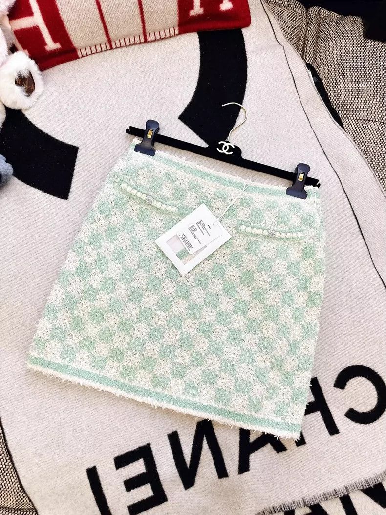 Chanel Chanel 23S Spring and Summer Size 38 Mint Green Plaid Skir Size 25" / US 0 / IT 36 - 1 Thumbnail