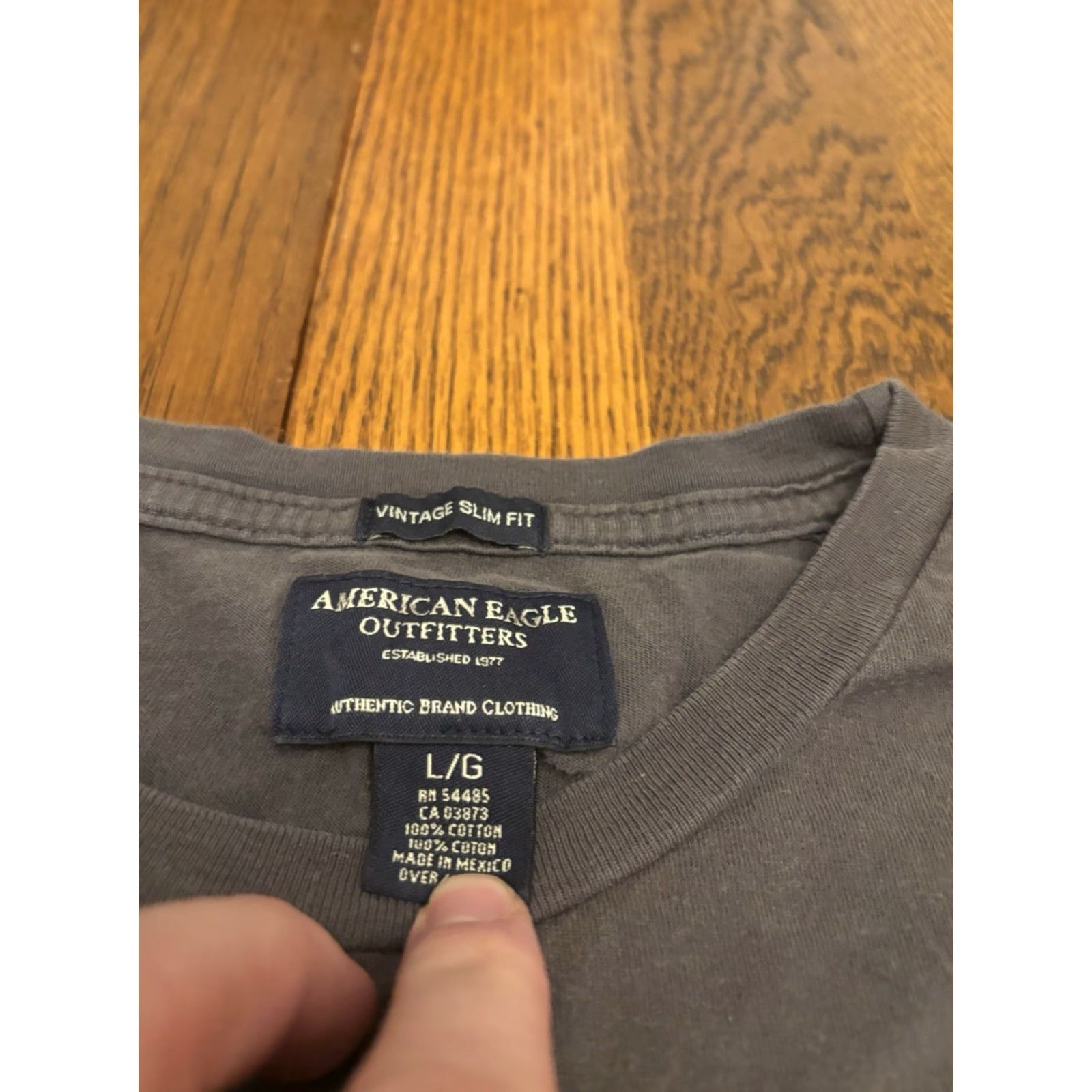 American Eagle Outfitters American Eagle Outfitters Mens Long Sleeve TShirt Crew Neck Slim Fit Size L Brown Cotton Solid Size US L / EU 52-54 / 3 - 2 Thumbnail