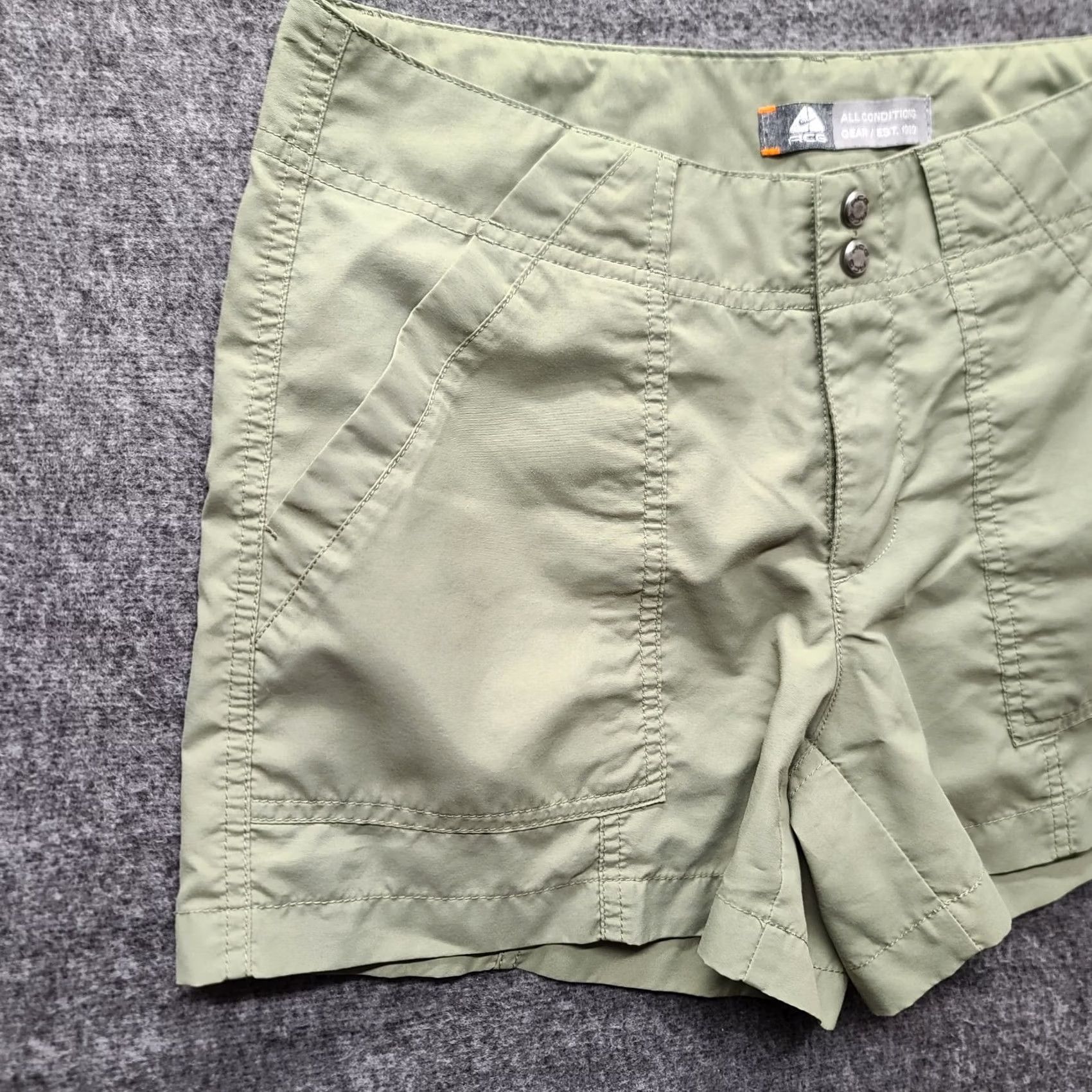 Nike ACG Nike ACG Shorts Women Cargo Outdoors Hiking Casual Comfort Green 4 Solid Lightweight Breathable Pockets Size 27" / US 4 / IT 40 - 7 Thumbnail