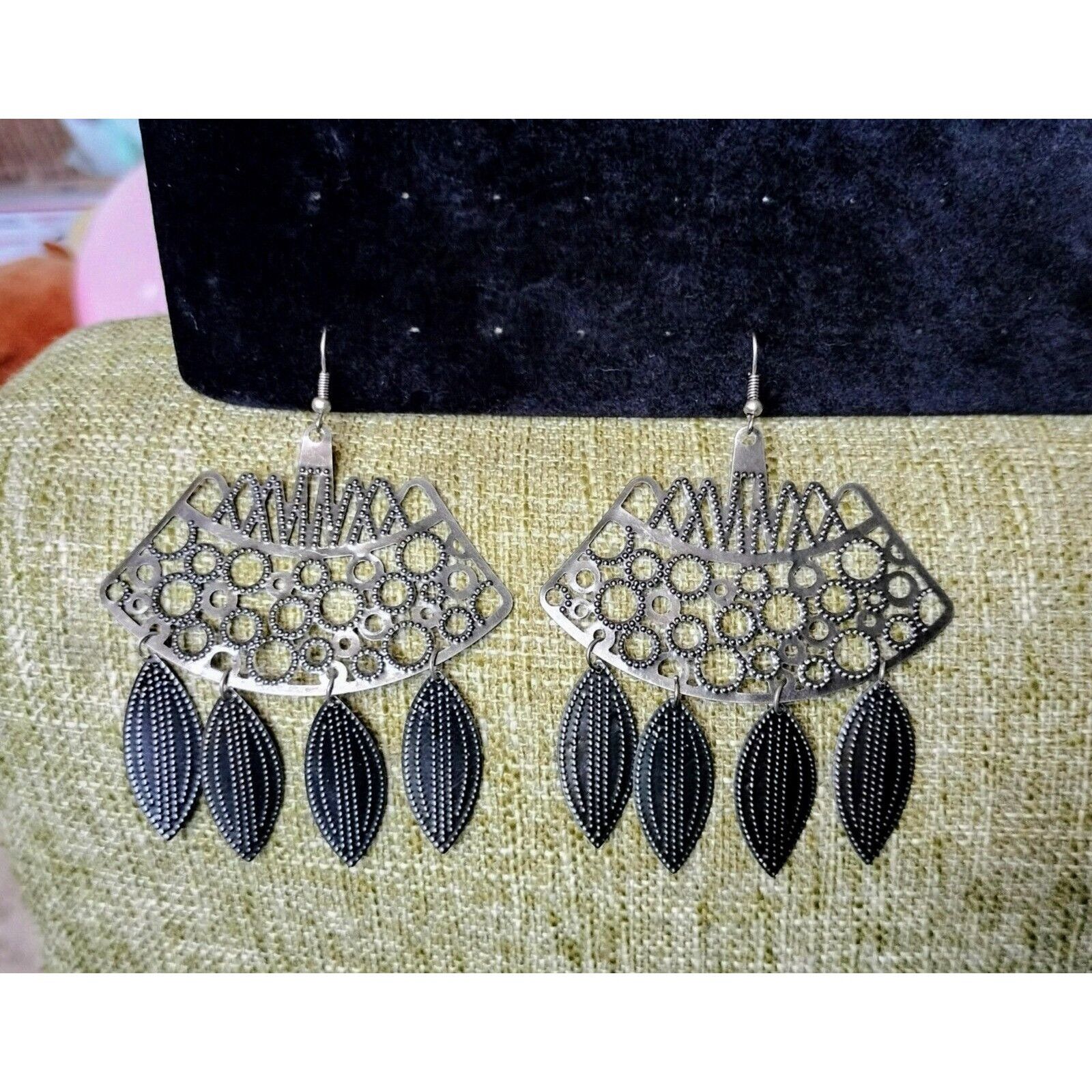 Other Chandelier Earrings Fashion Jewelry Drop Dangle Hammered Met Size ONE SIZE - 8 Thumbnail