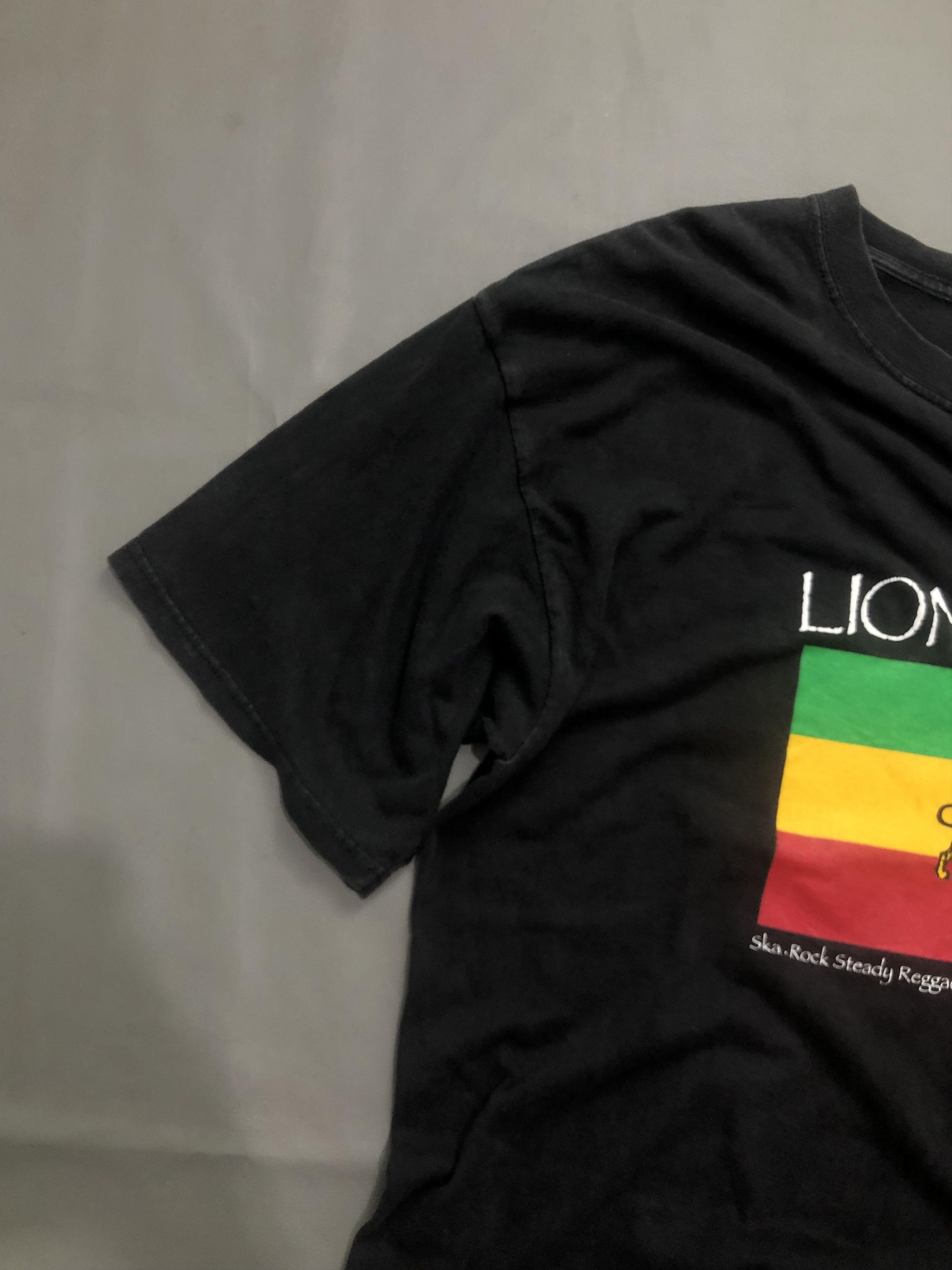 Band Tees Vintage 00s Sun Faded The Lion Of Zion Tshirt Tee Size US XL / EU 56 / 4 - 3 Thumbnail